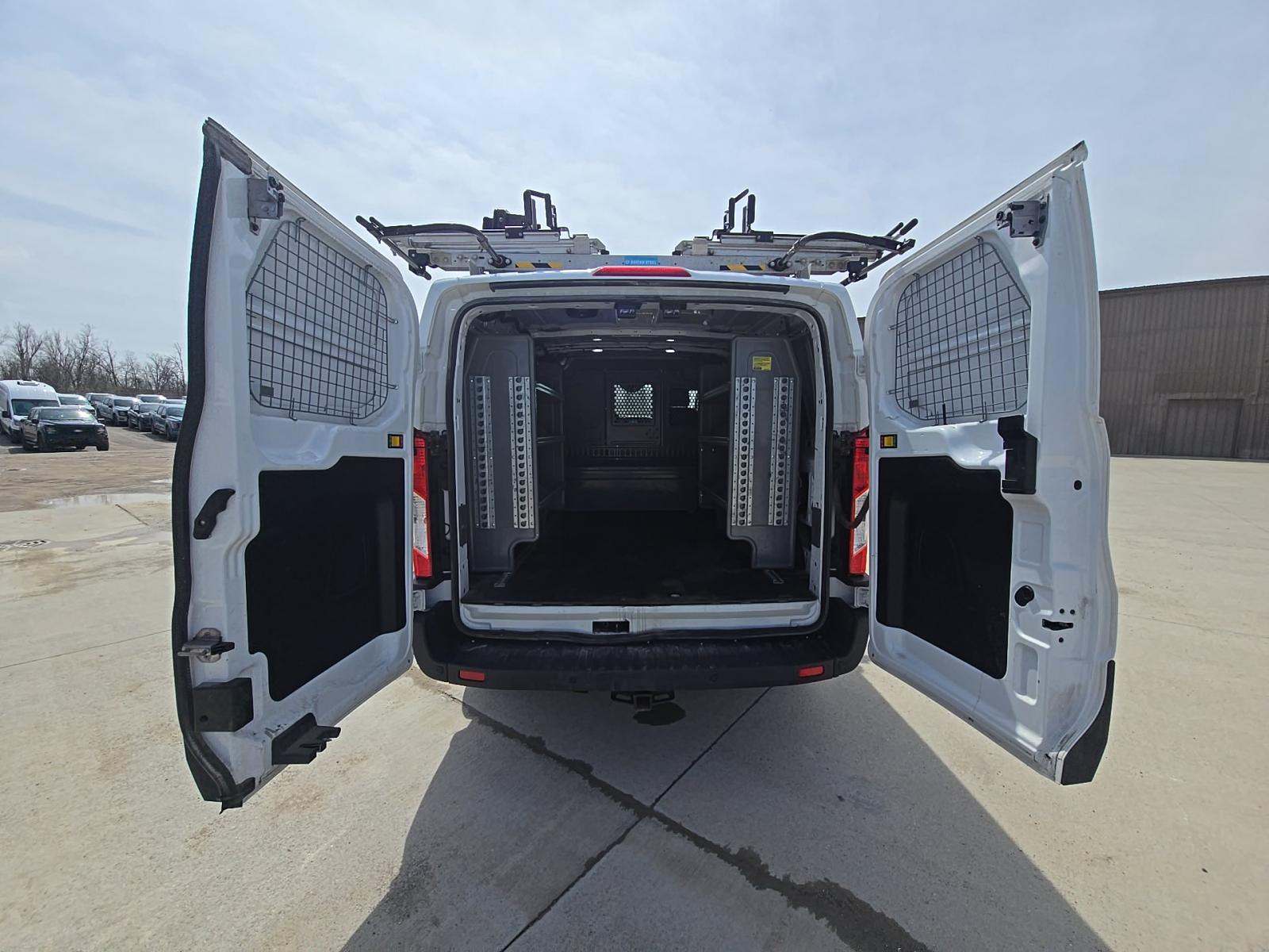 FORD TRANSIT 150 - 9