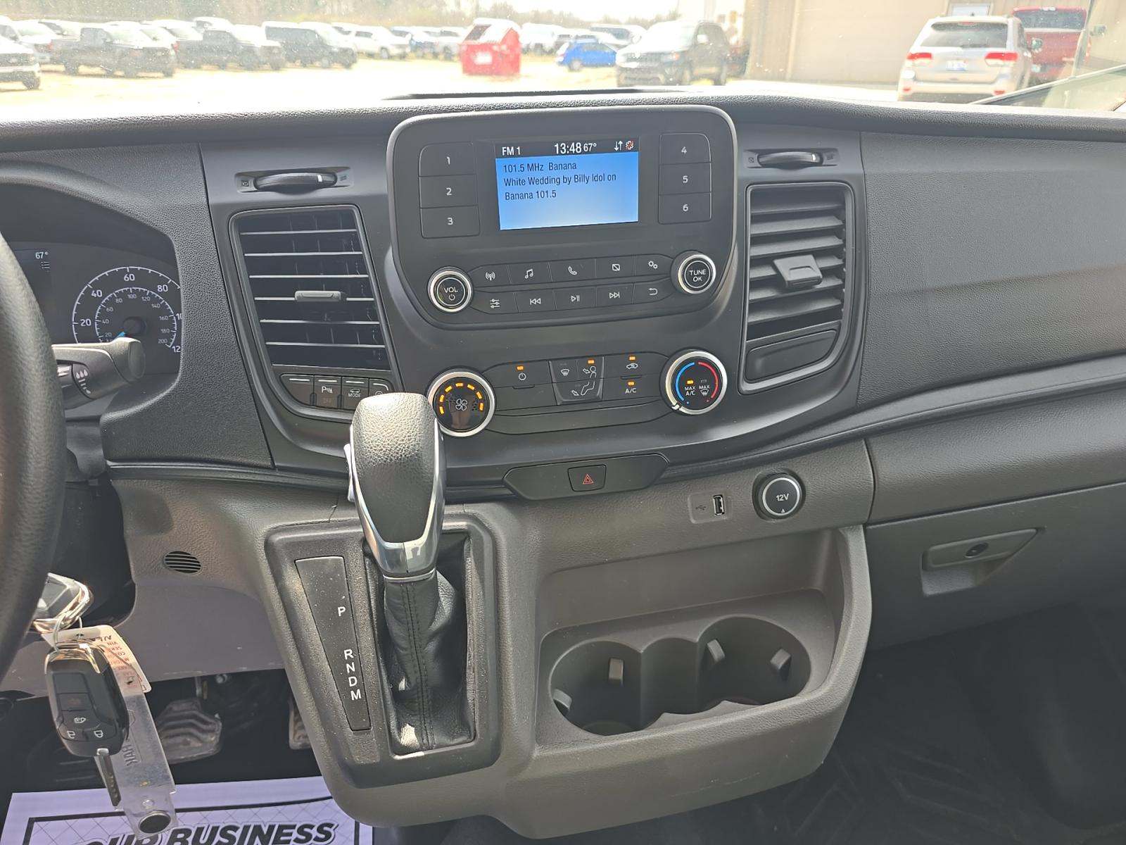 FORD TRANSIT 150 - 6