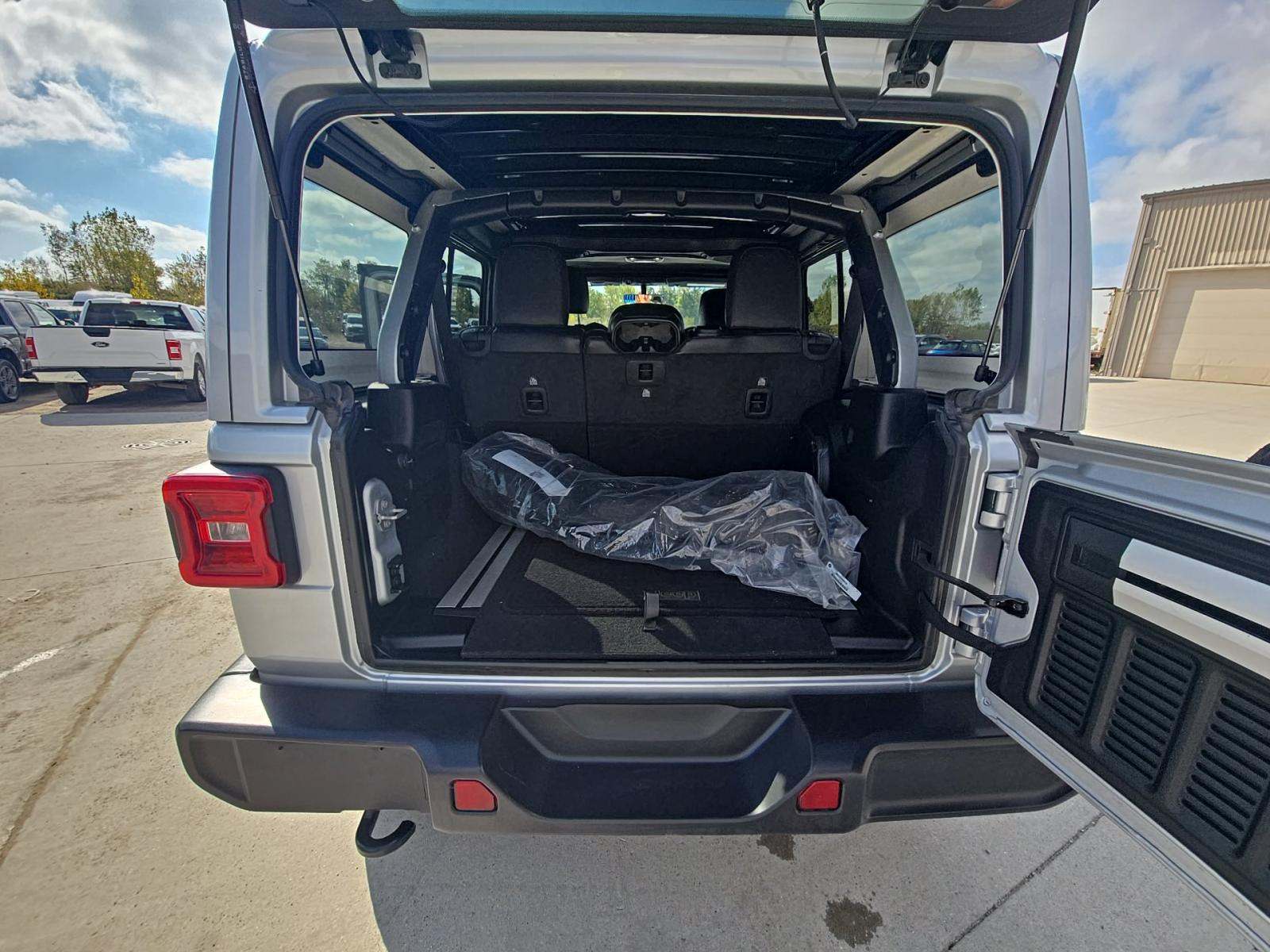 2022 Jeep Wrangler Unlimited Sahara Altitude Edition AWD