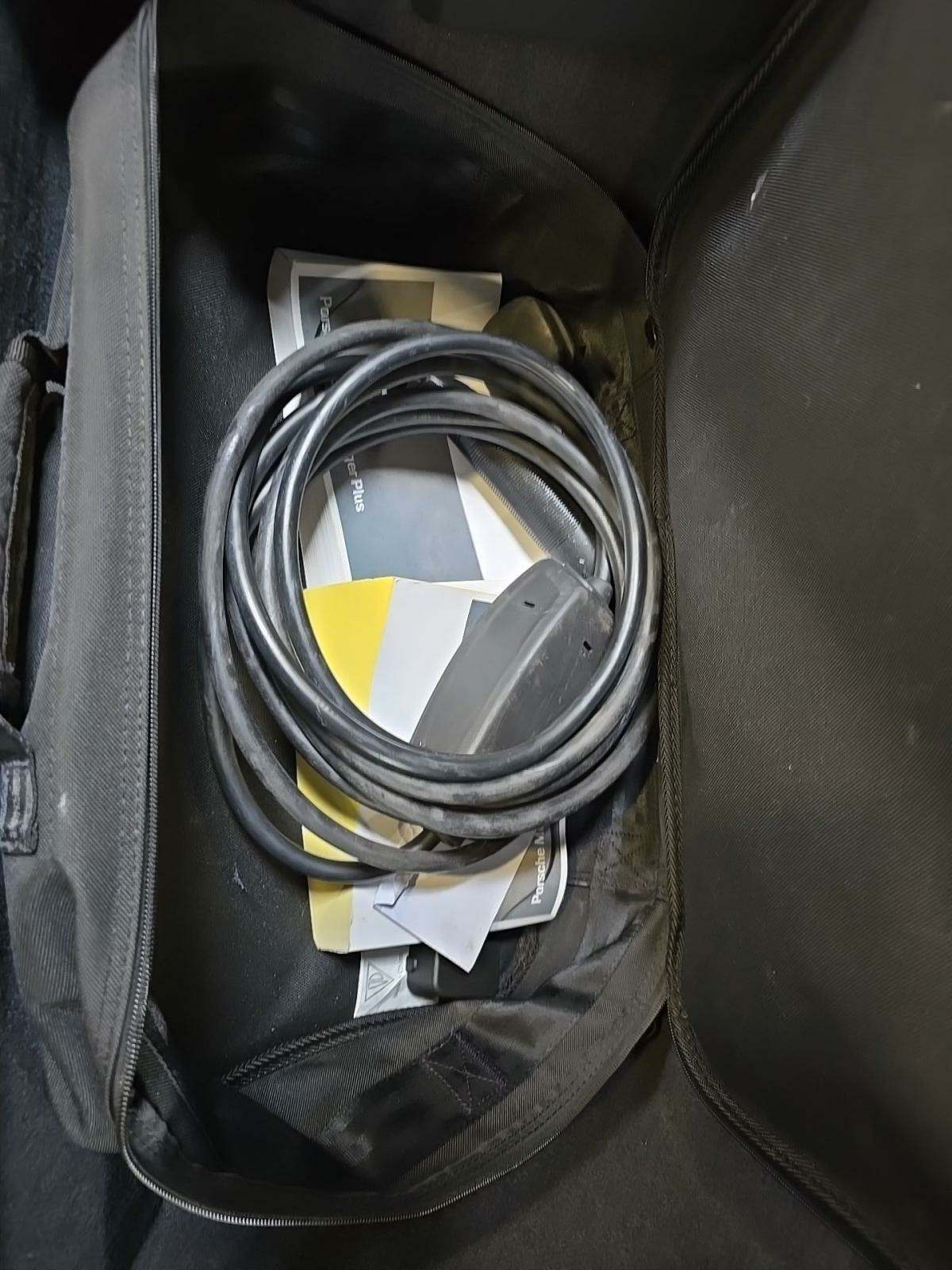 2022 Porsche Taycan 4 AWD