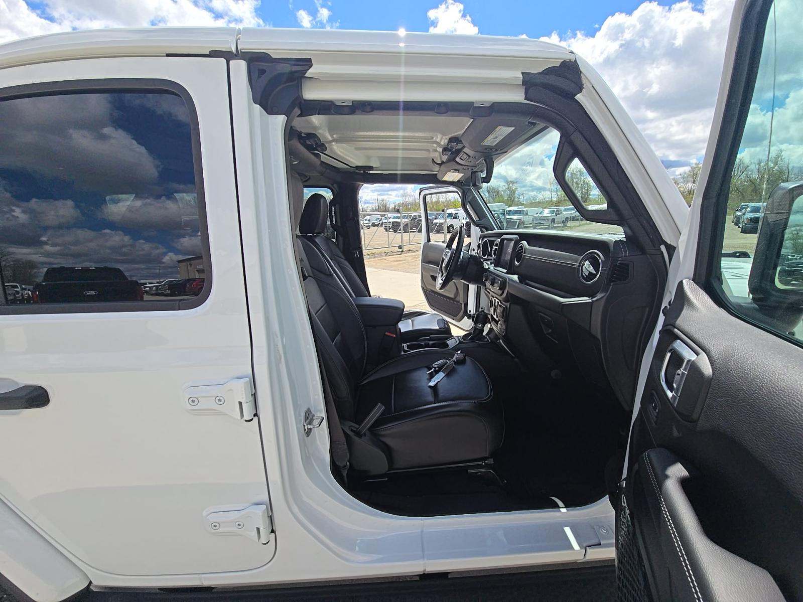 2023 Jeep Wrangler Sahara AWD