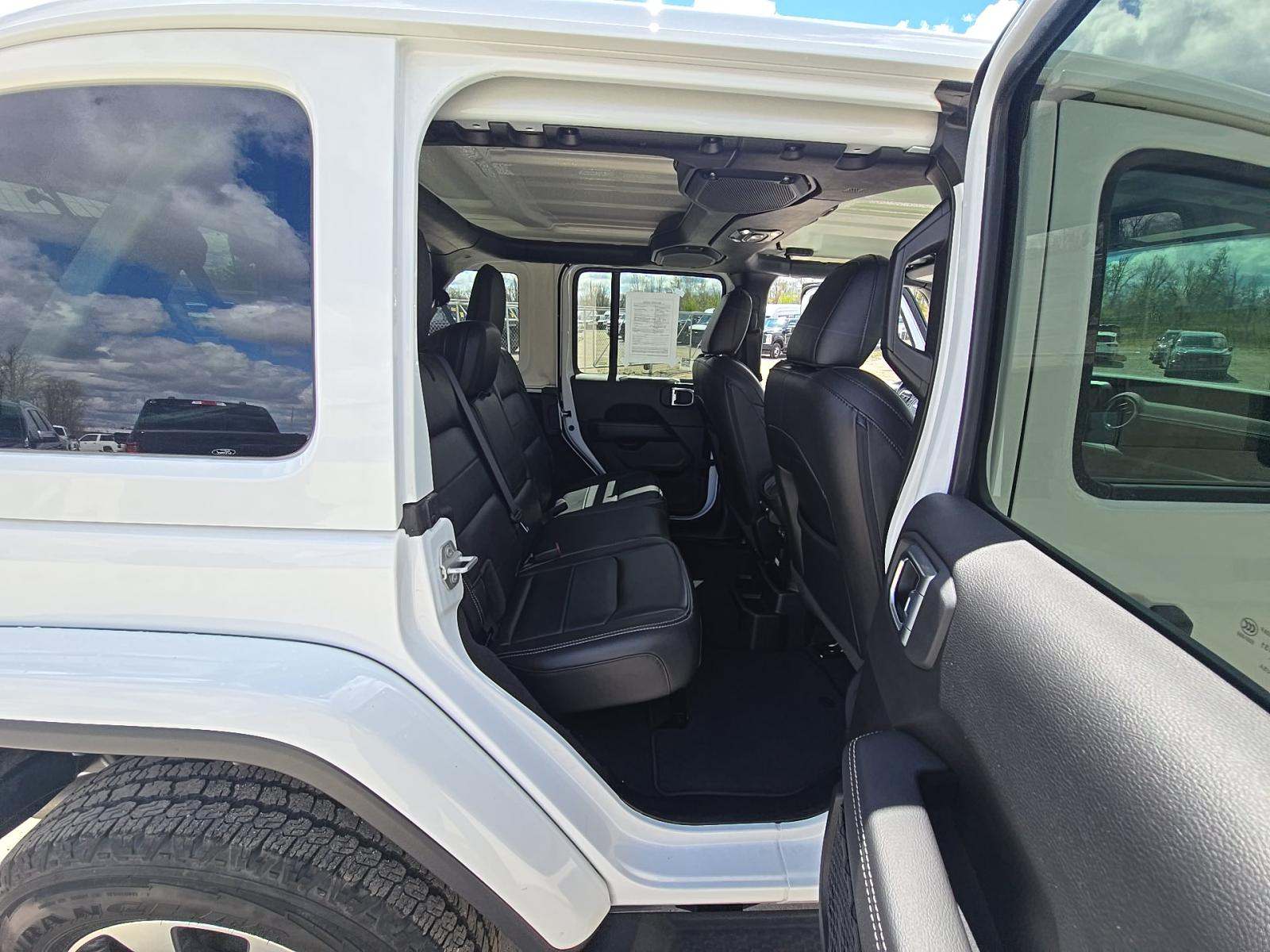 2023 Jeep Wrangler Sahara AWD