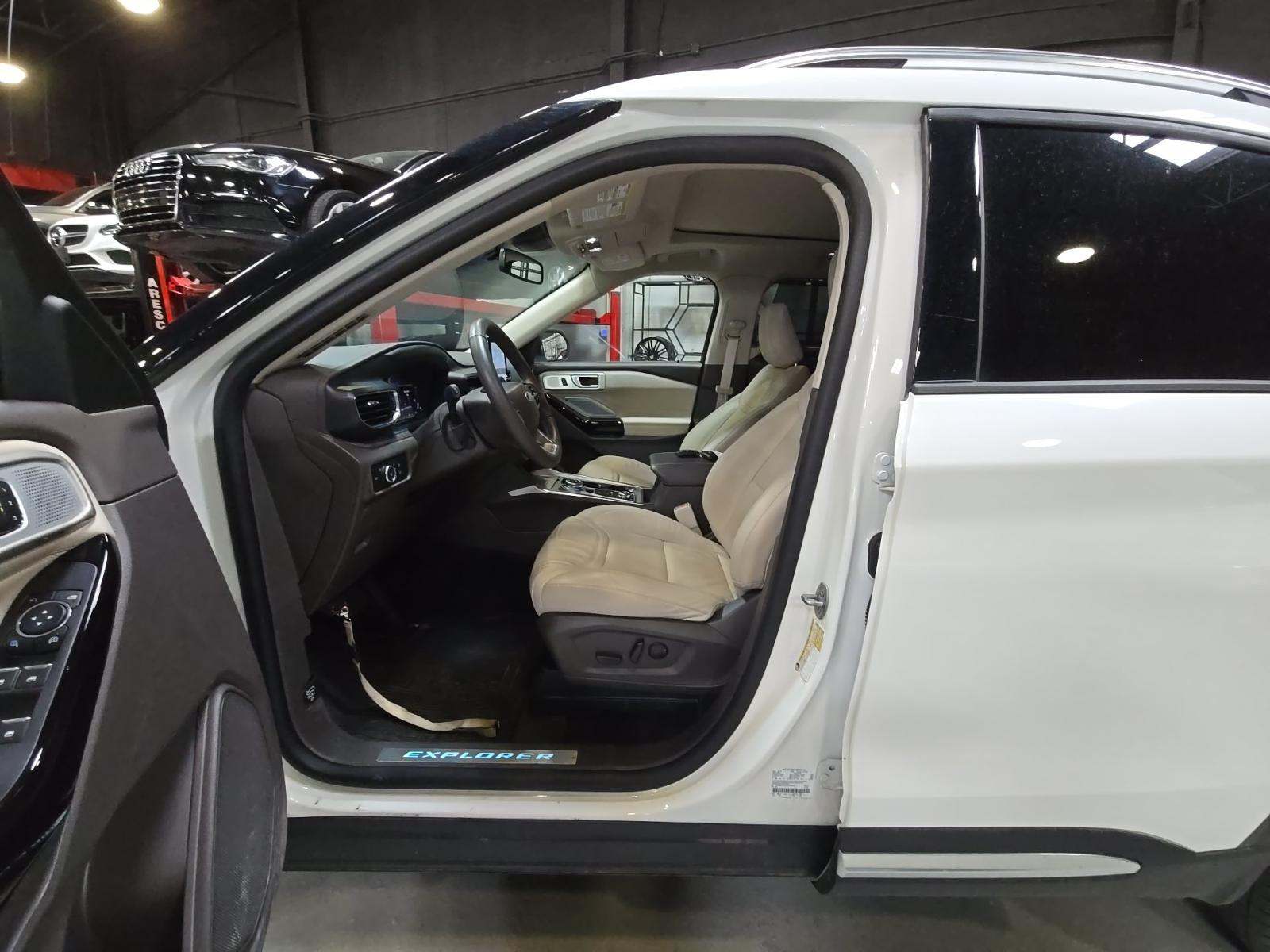 2023 Ford Explorer Platinum AWD