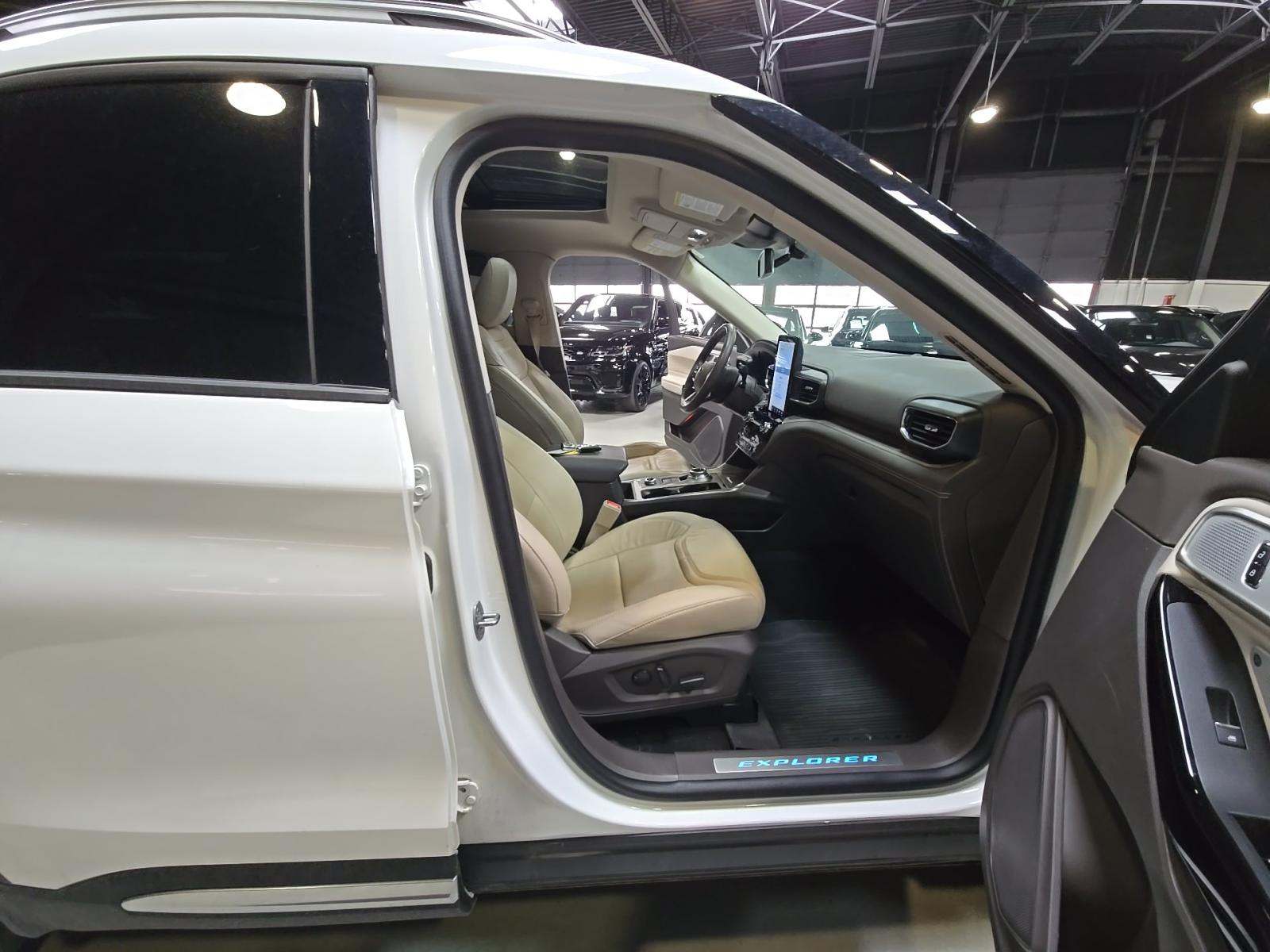 2023 Ford Explorer Platinum AWD