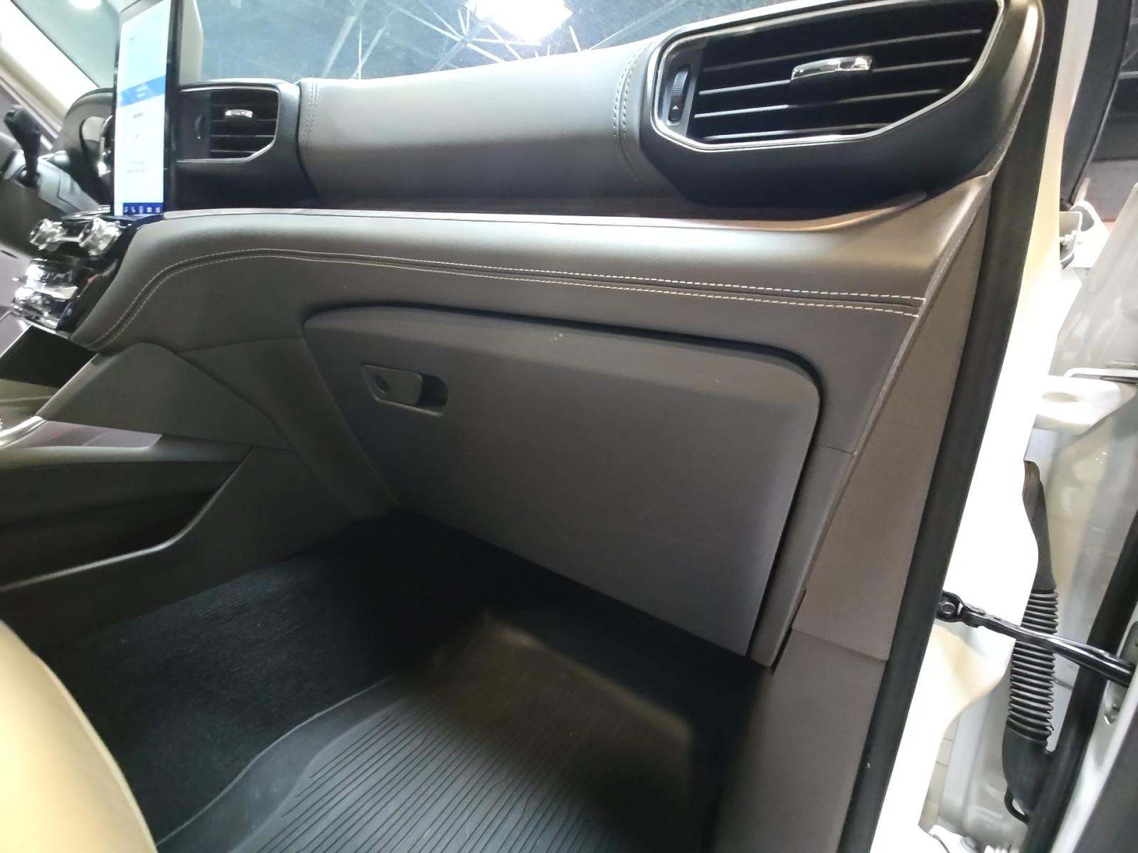 2023 Ford Explorer Platinum AWD