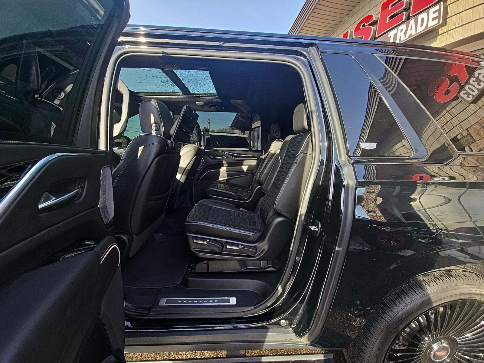 2023 Cadillac Escalade ESV V-Series AWD