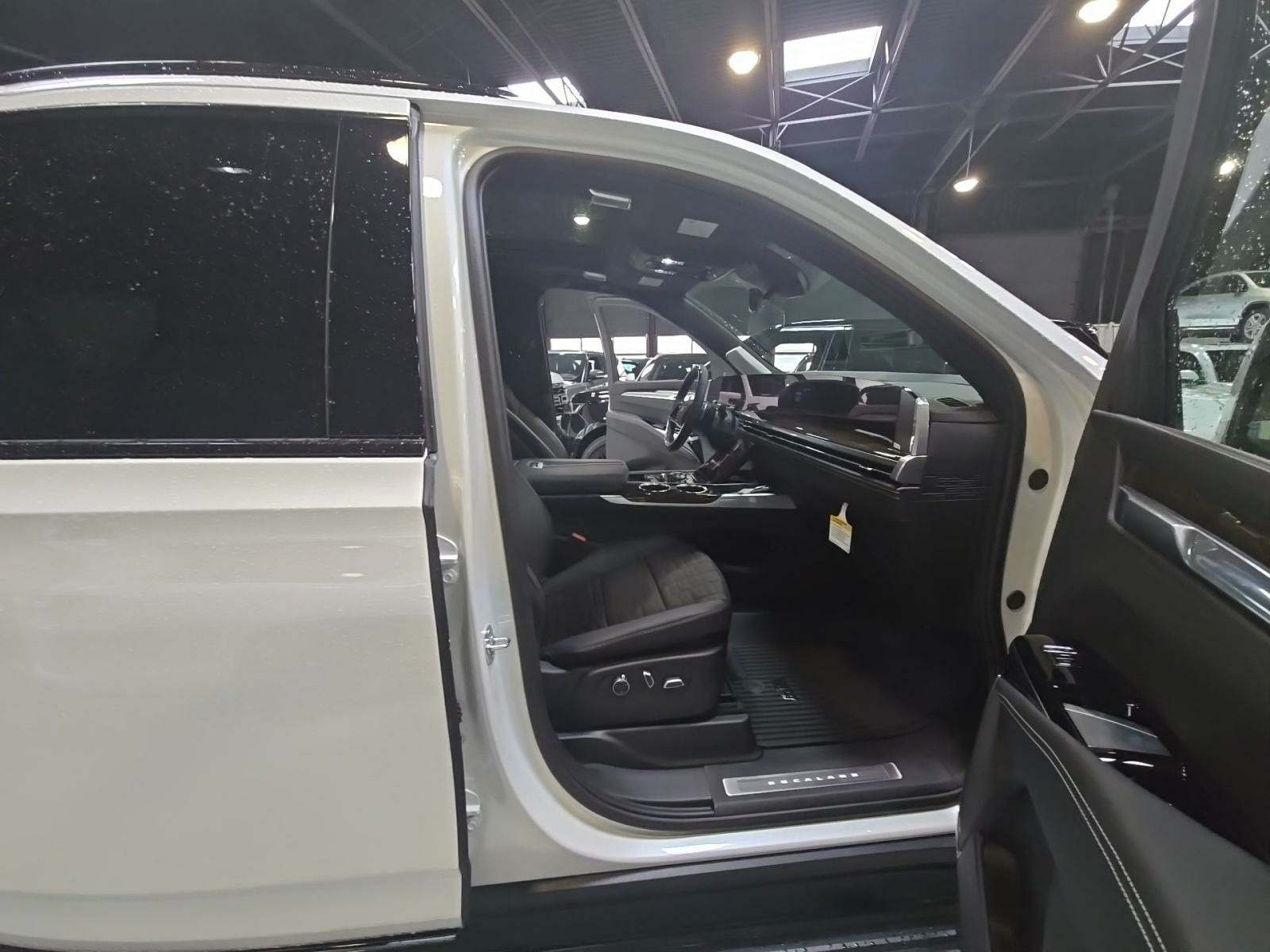 2025 Cadillac Escalade ESV Sport Platinum AWD