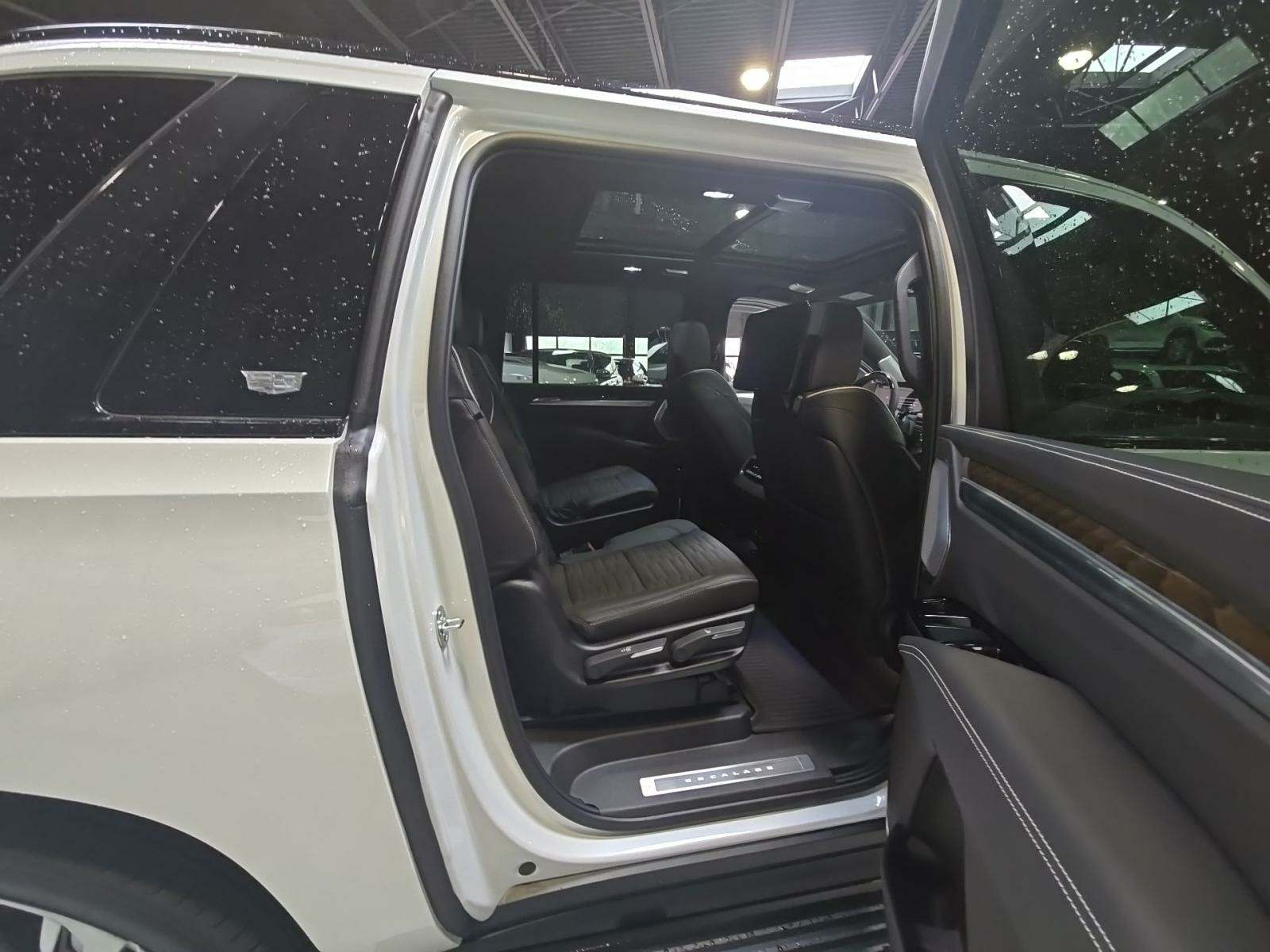 2025 Cadillac Escalade ESV Sport Platinum AWD