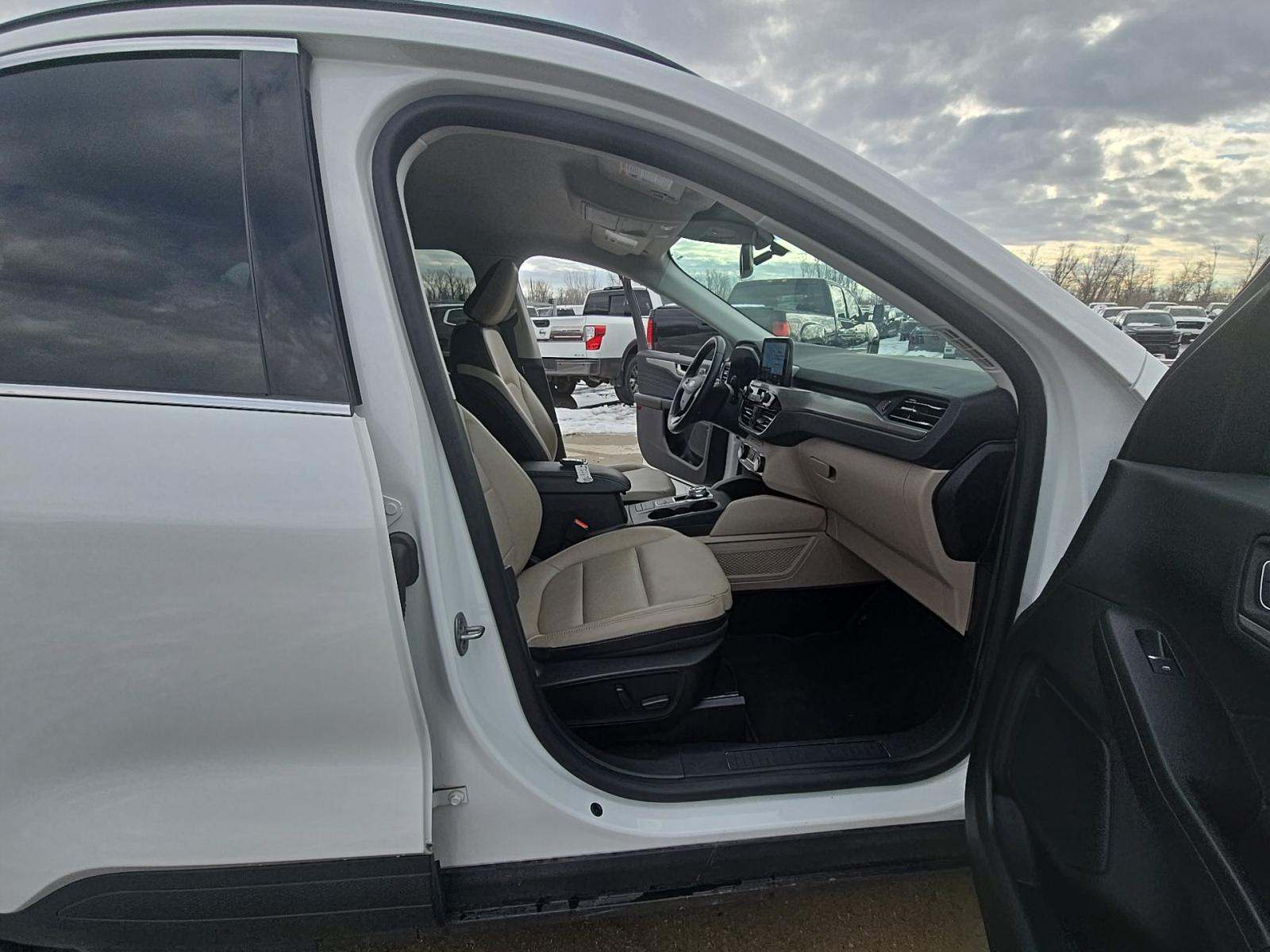 2022 Ford Escape Plug-In Hybrid Titanium FWD