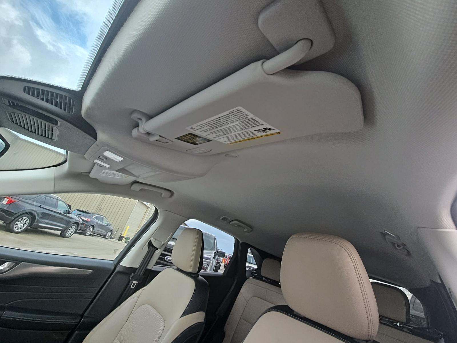 2022 Ford Escape Plug-In Hybrid Titanium FWD