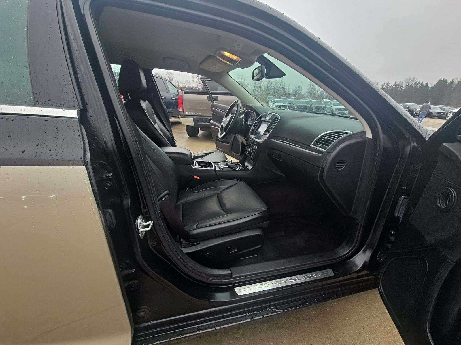 2018 Chrysler 300 Limited RWD