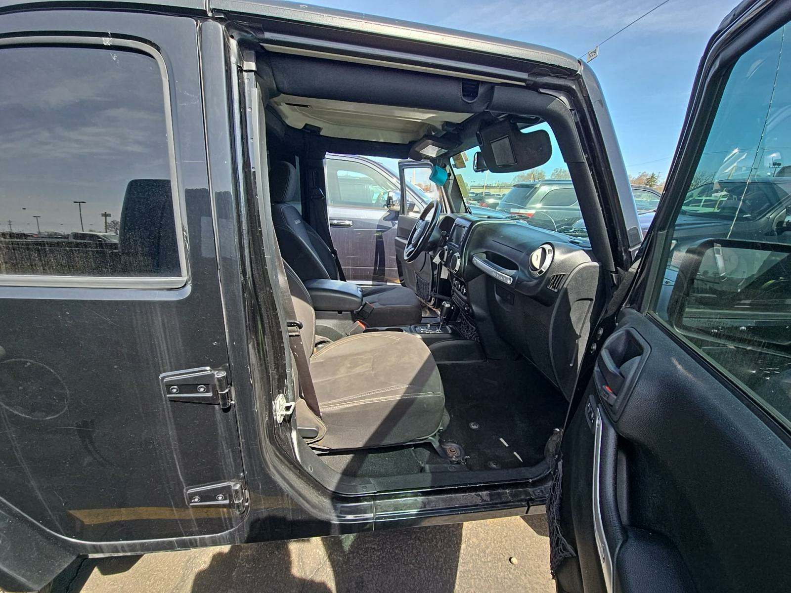 2017 Jeep Wrangler Unlimited Sahara AWD