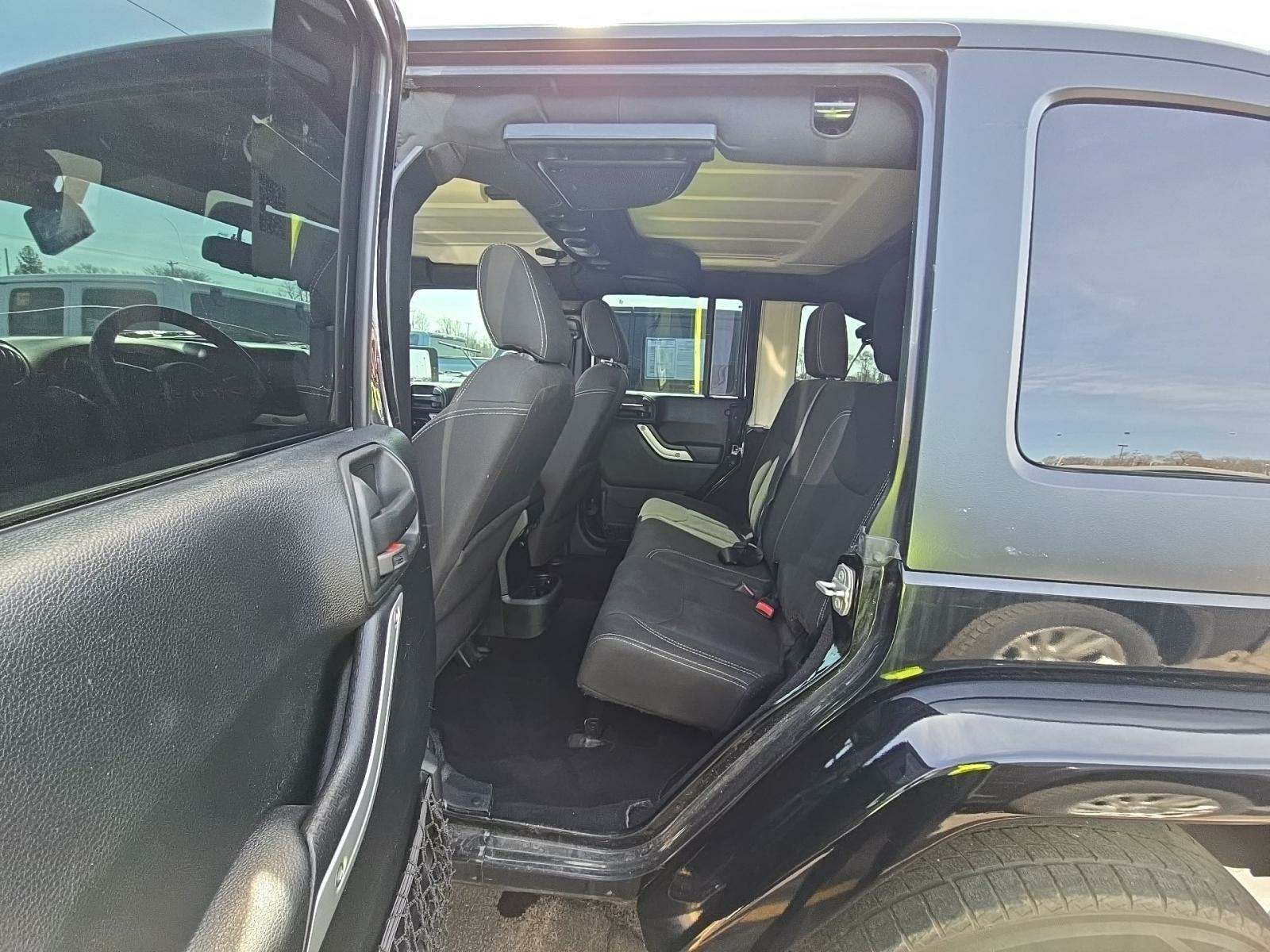 2017 Jeep Wrangler Unlimited Sahara AWD