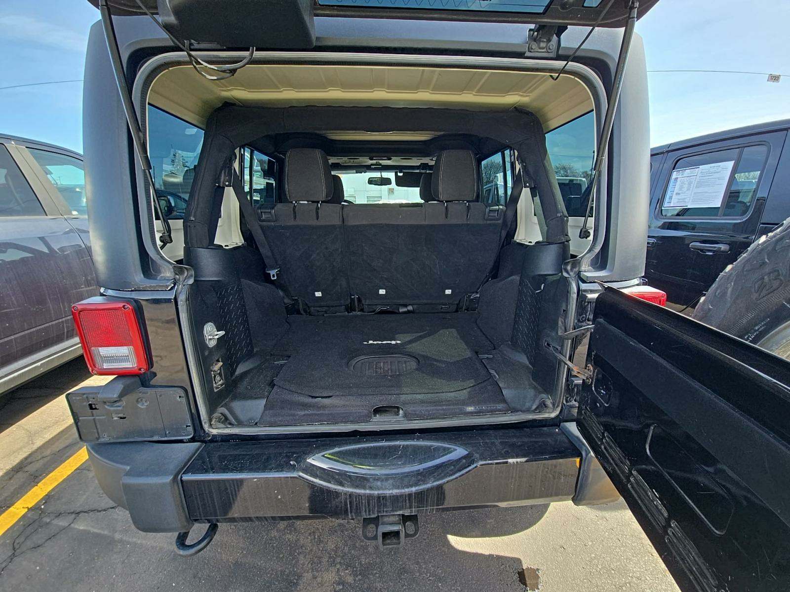 2017 Jeep Wrangler Unlimited Sahara AWD