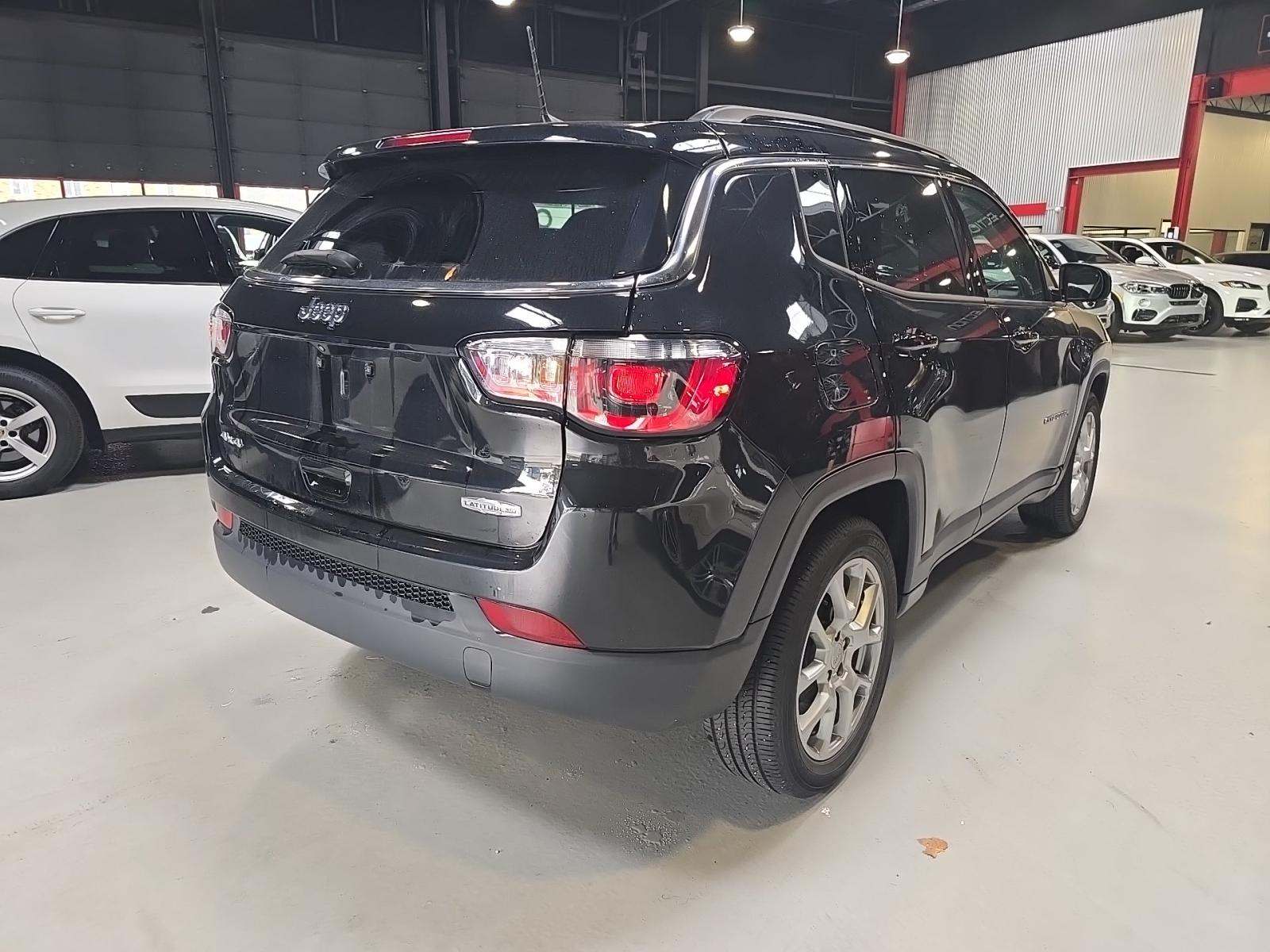 2022 Jeep Compass Latitude Lux AWD