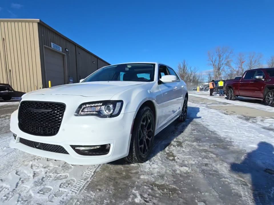 2023 Chrysler 300 Touring L AWD