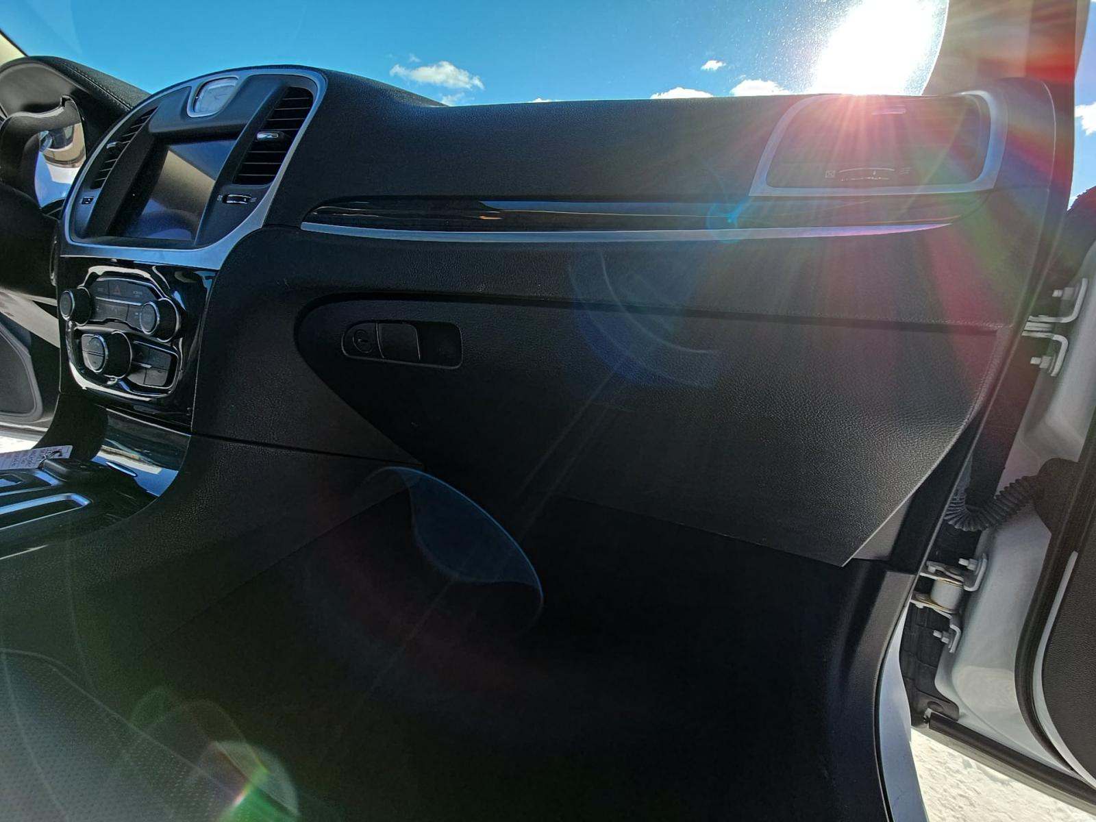 2023 Chrysler 300 Touring L AWD