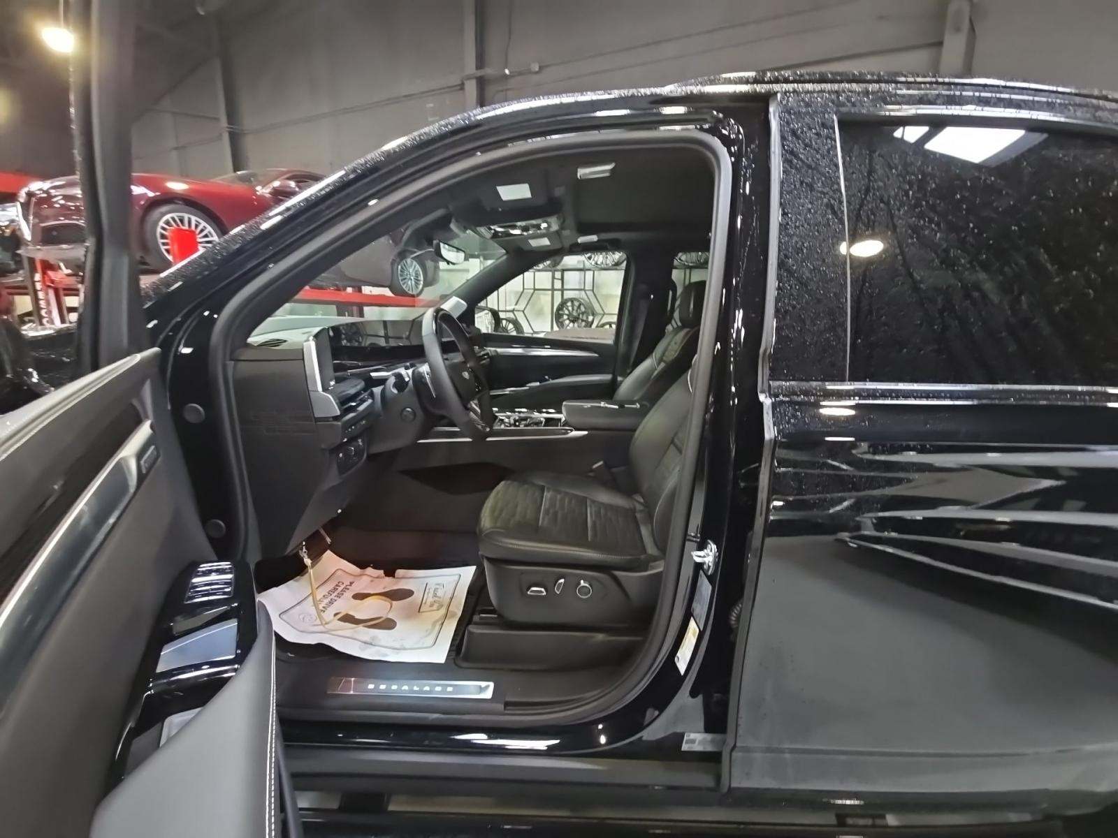 2025 Cadillac Escalade V-Series AWD