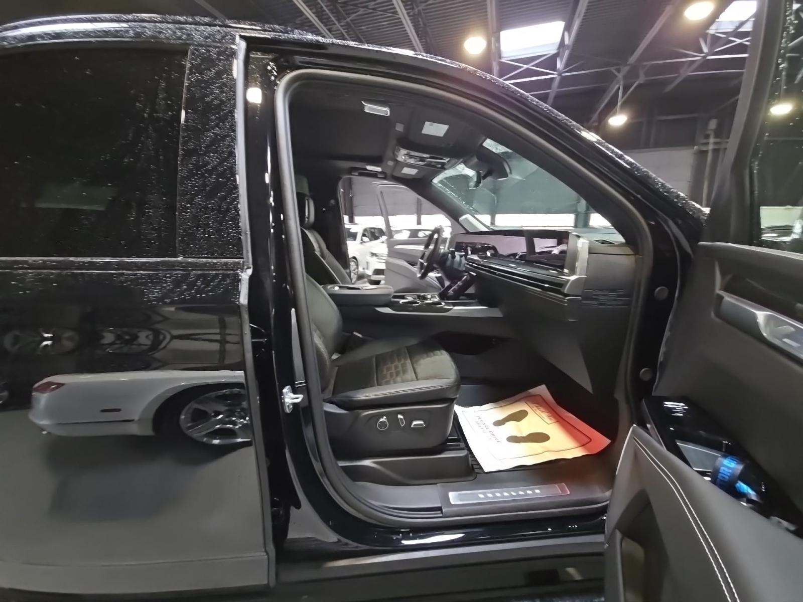 2025 Cadillac Escalade V-Series AWD