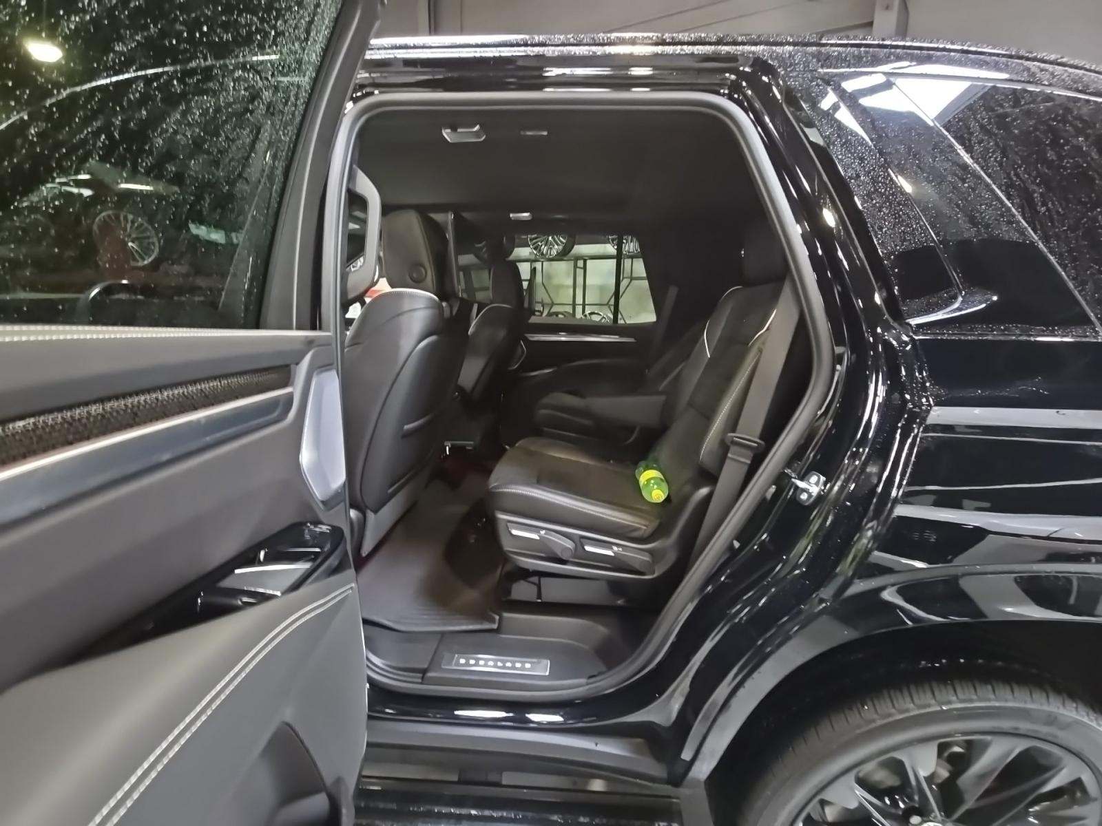 2025 Cadillac Escalade V-Series AWD