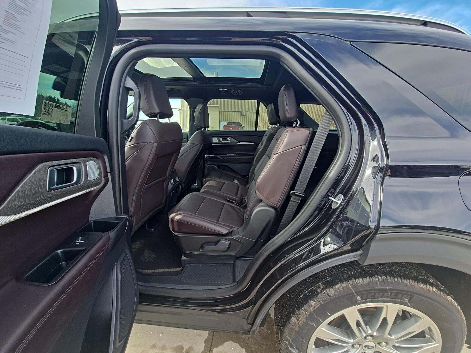 2025 Ford Explorer Platinum AWD