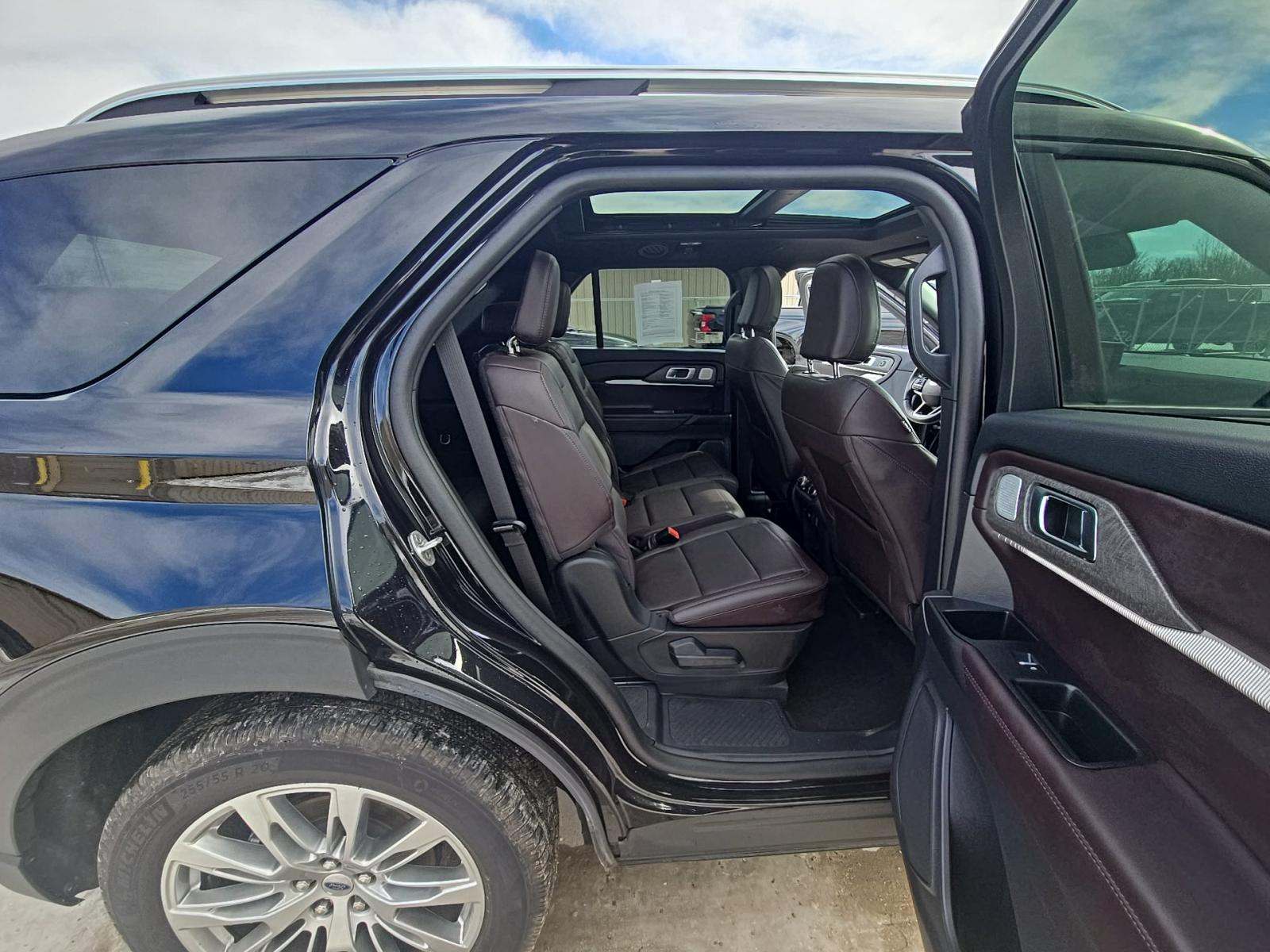 2025 Ford Explorer Platinum AWD