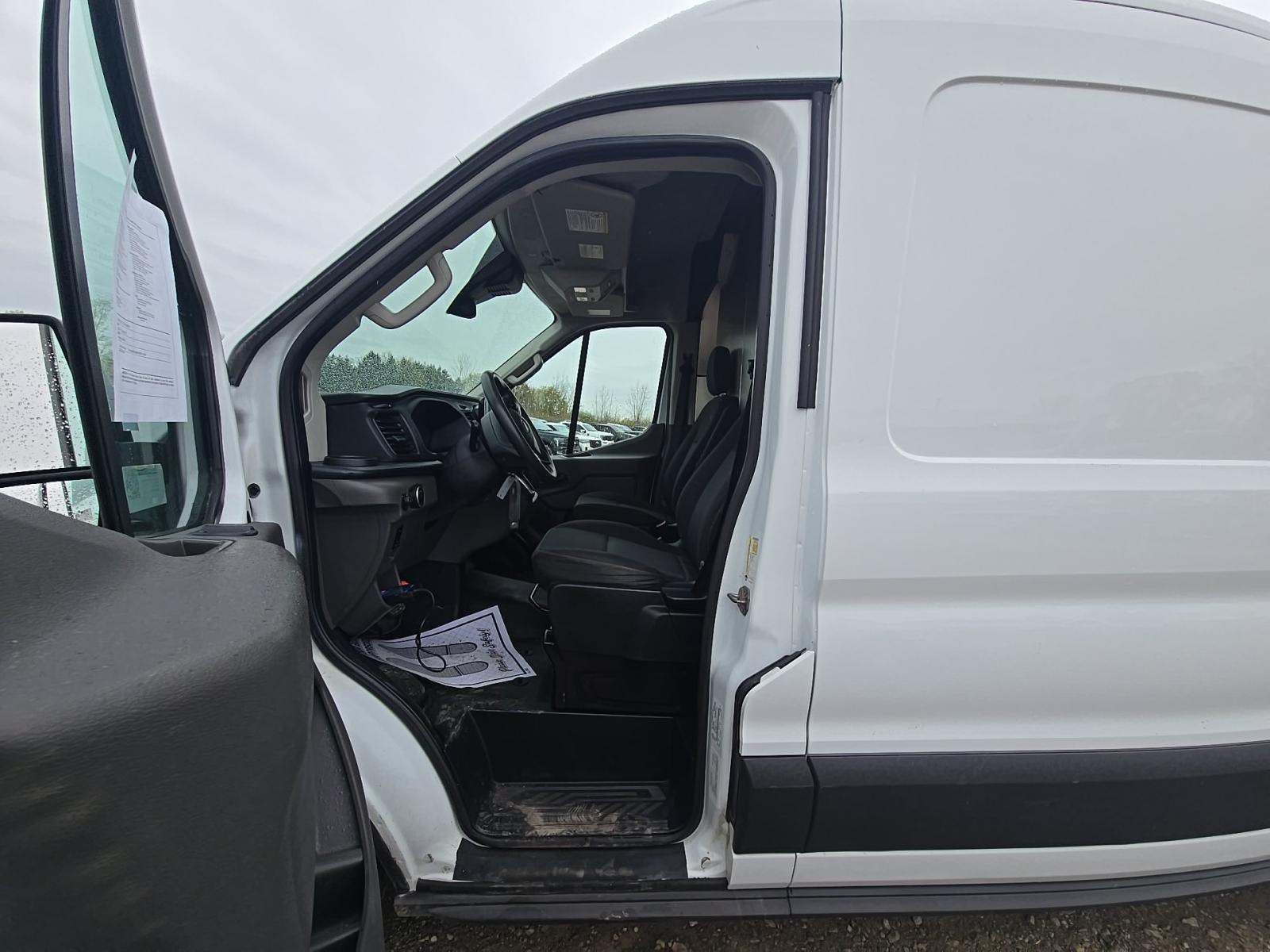FORD TRANSIT 250 - 2