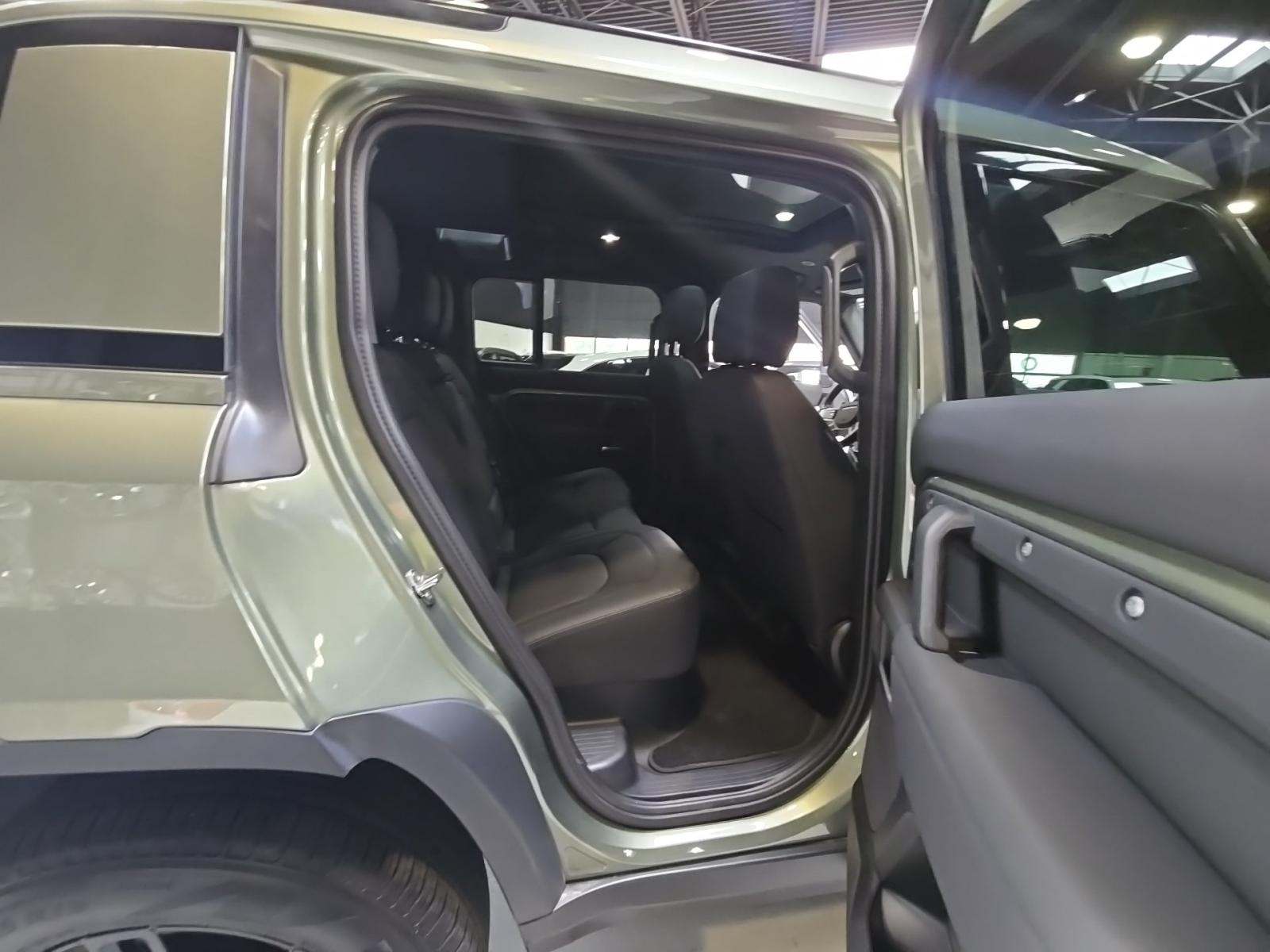 2025 Land Rover Defender 110 S AWD