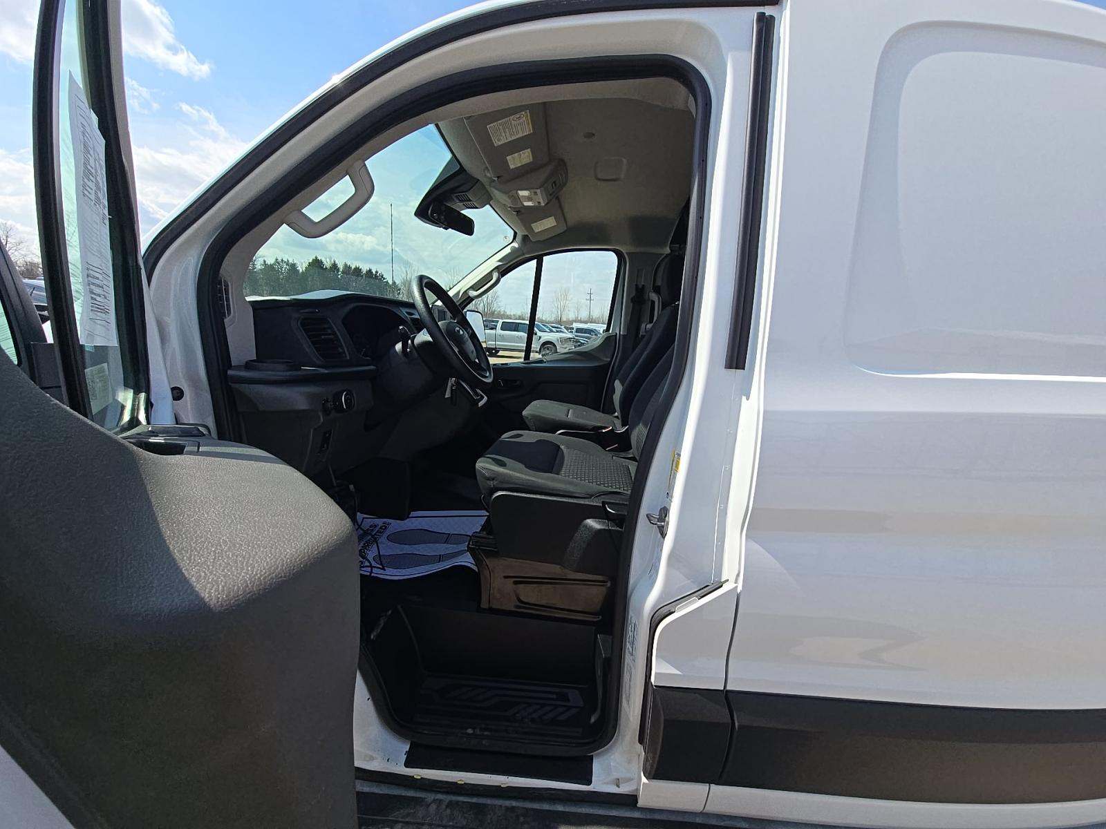 FORD TRANSIT 250 - 2