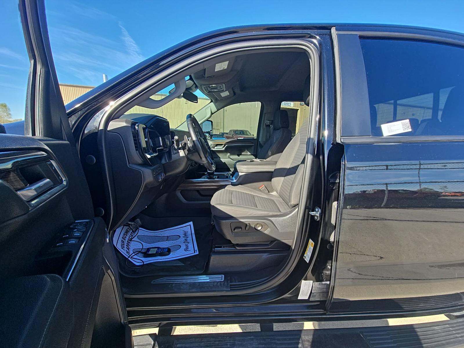 2023 Chevrolet Silverado 1500 RST AWD