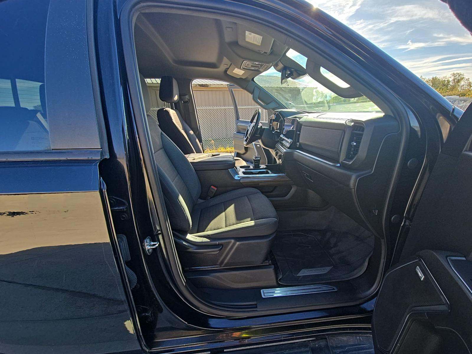 2023 Chevrolet Silverado 1500 RST AWD