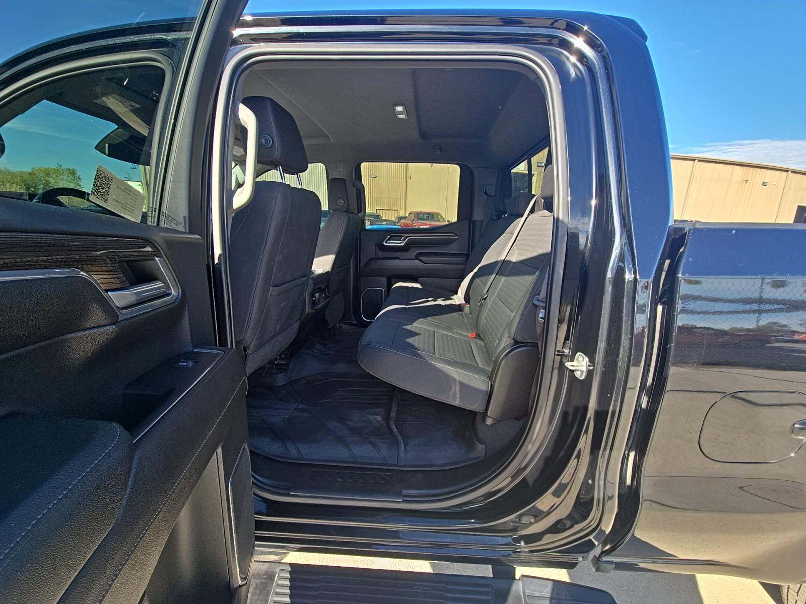 2023 Chevrolet Silverado 1500 RST AWD