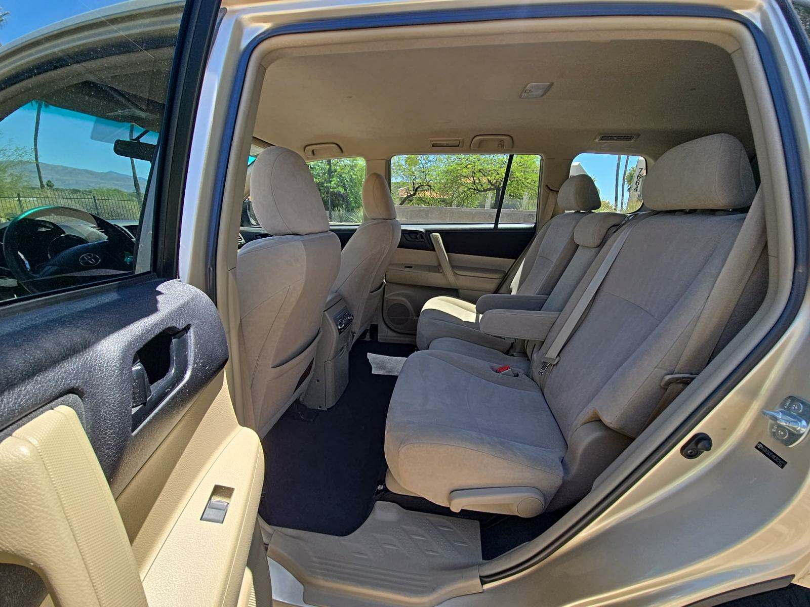 2012 Toyota Highlander Base FWD