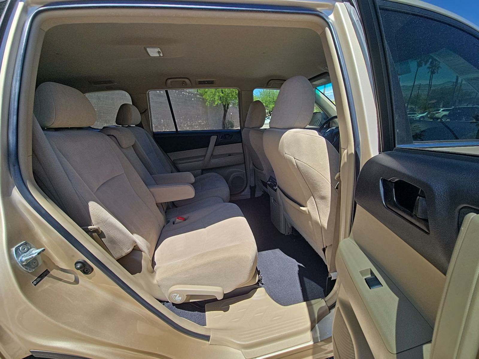 2012 Toyota Highlander Base FWD