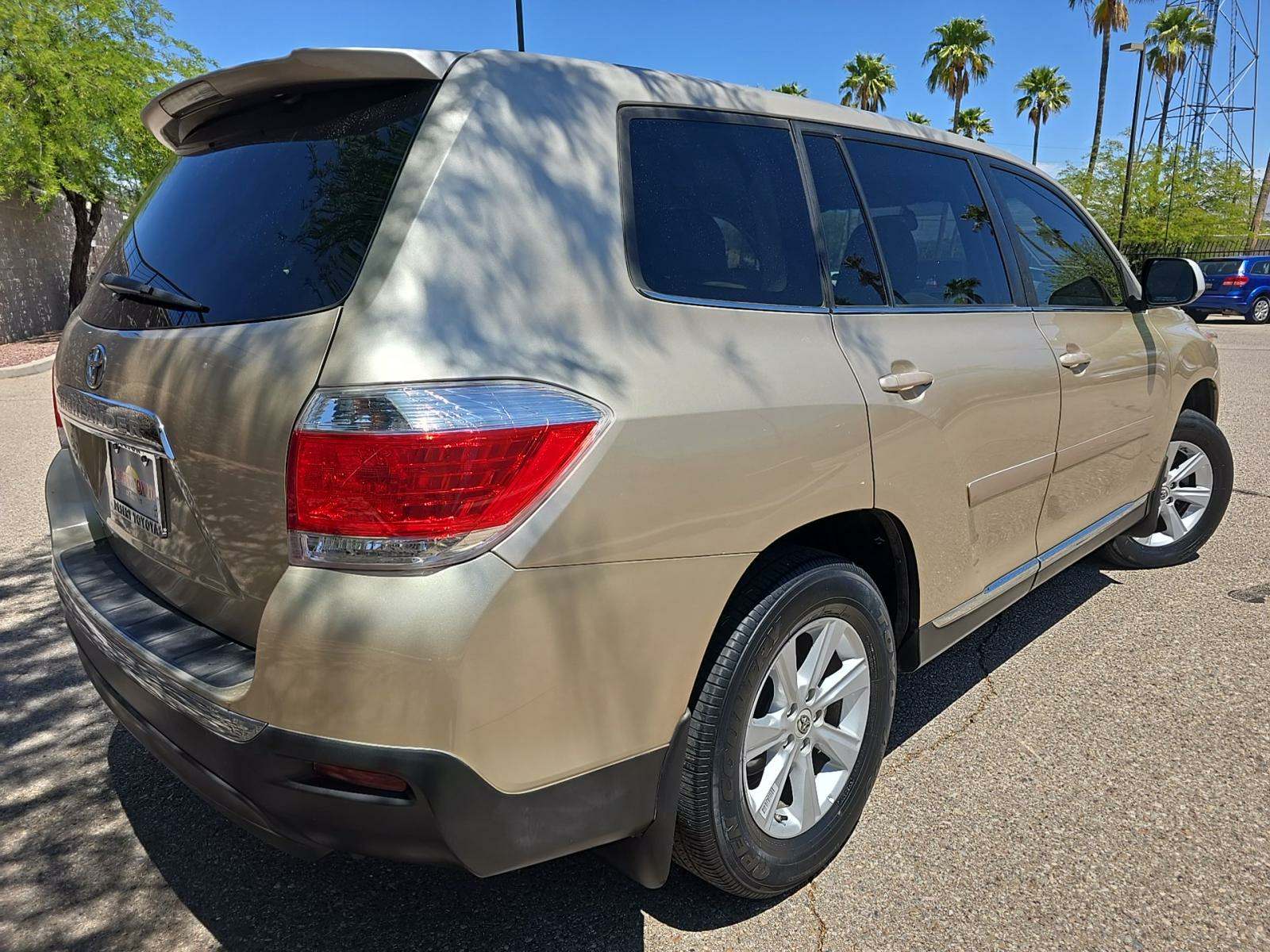 2012 Toyota Highlander Base FWD