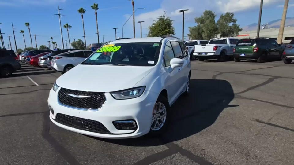 2022 Chrysler Pacifica Touring L 121.6