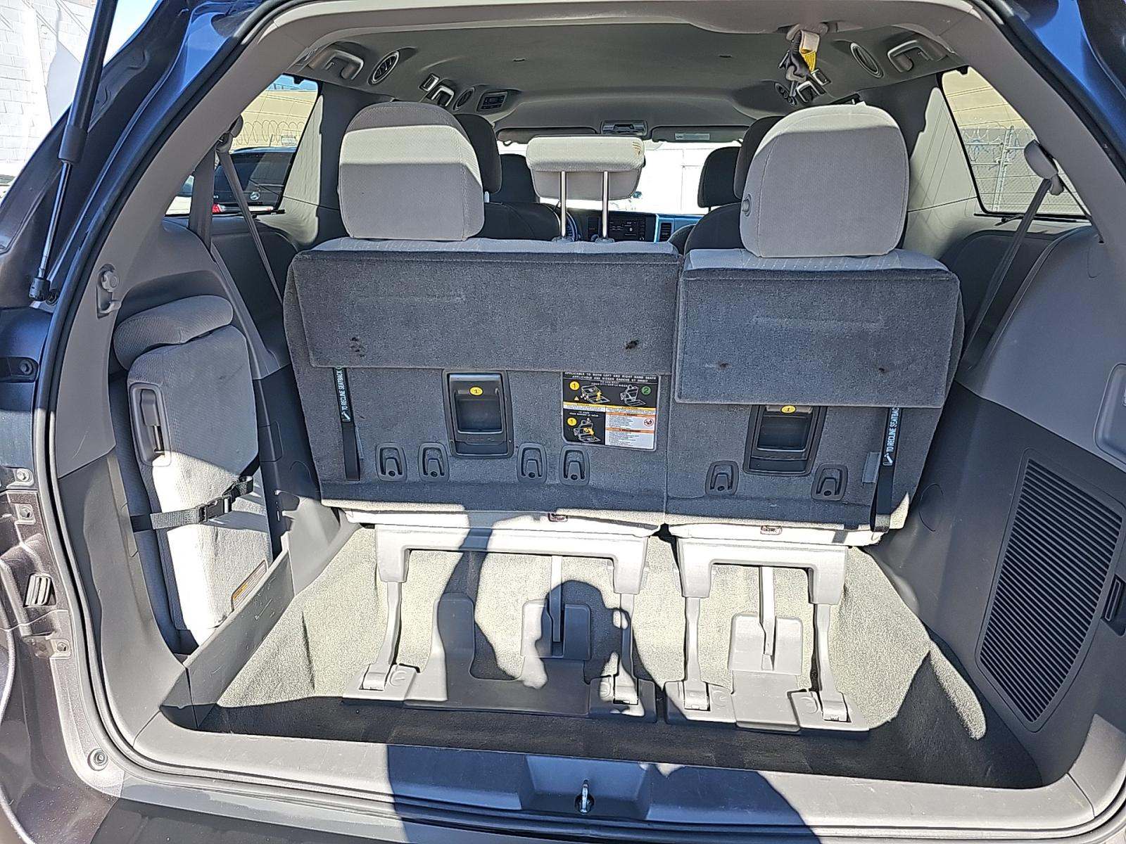 2018 Toyota Sienna LE FWD