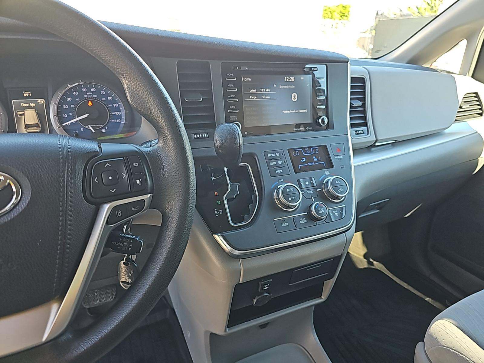 2018 Toyota Sienna LE FWD