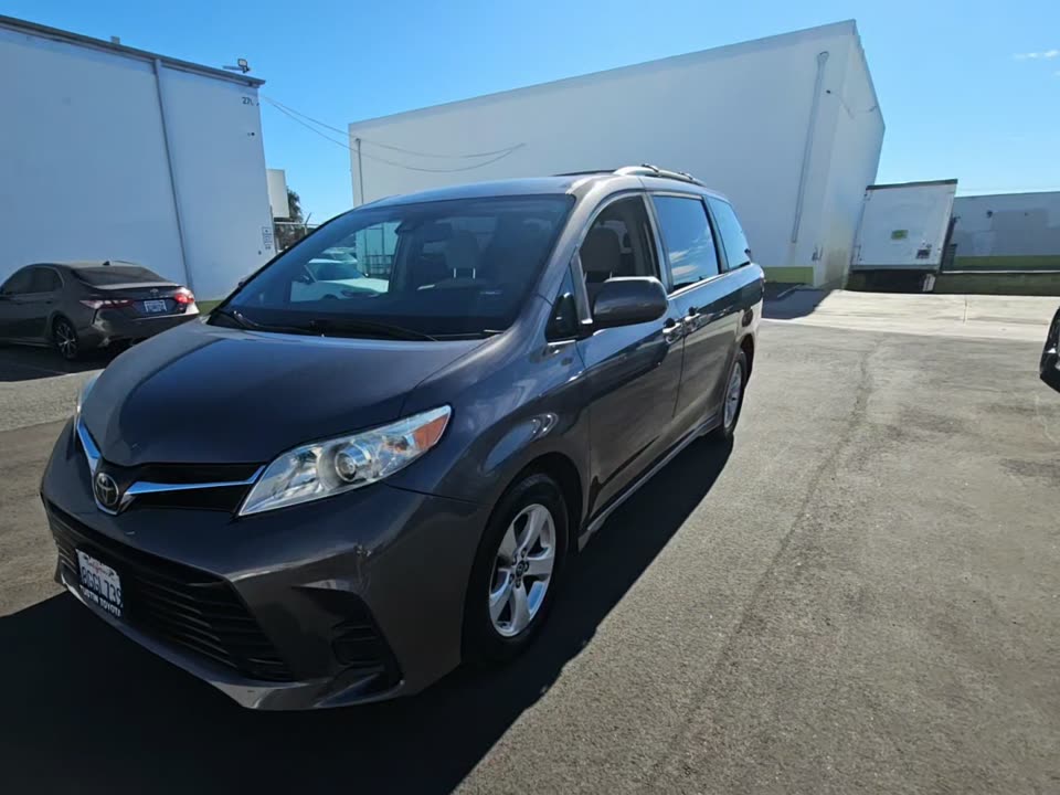 2018 Toyota Sienna LE FWD