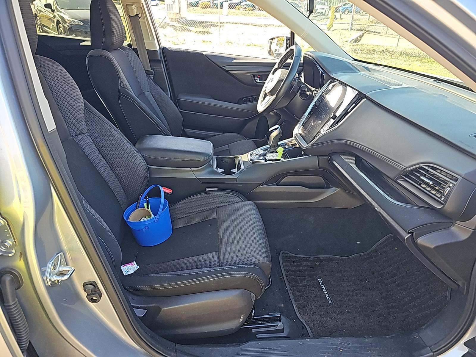 2022 Subaru Outback Premium AWD