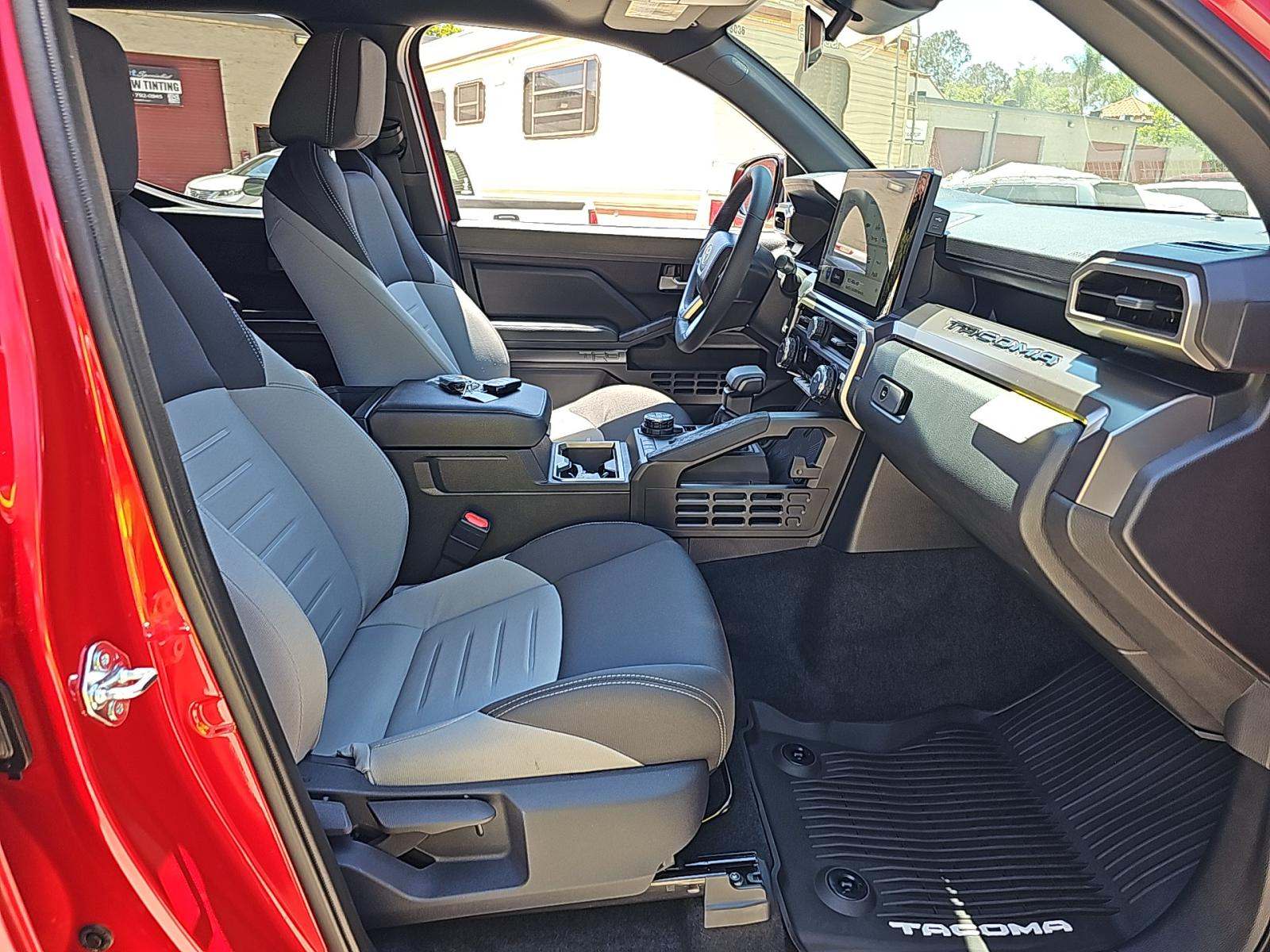 2025 Toyota Tacoma Hybrid TRD Off-Road AWD