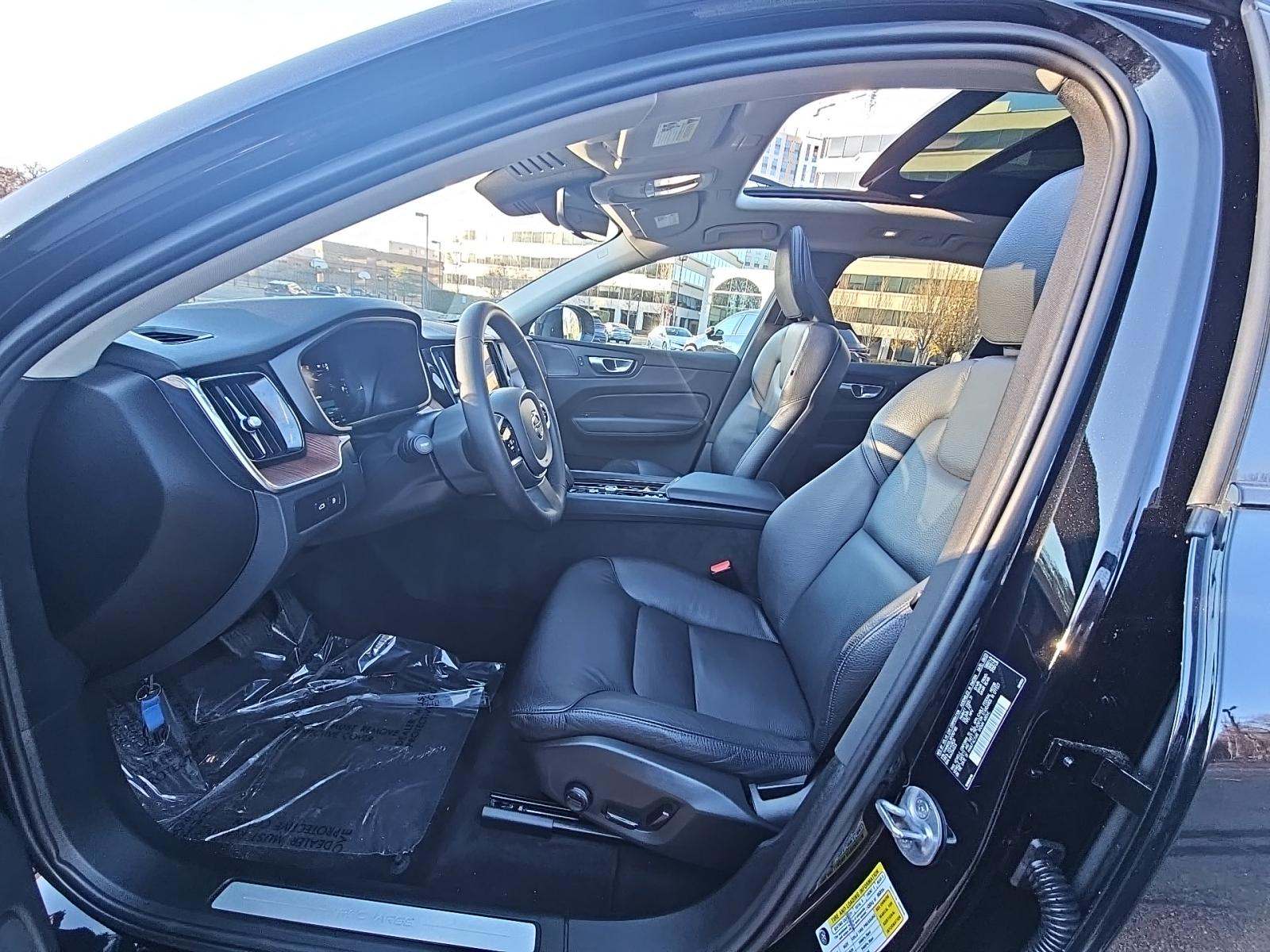 2024 Volvo XC60 Recharge T8 Plus AWD