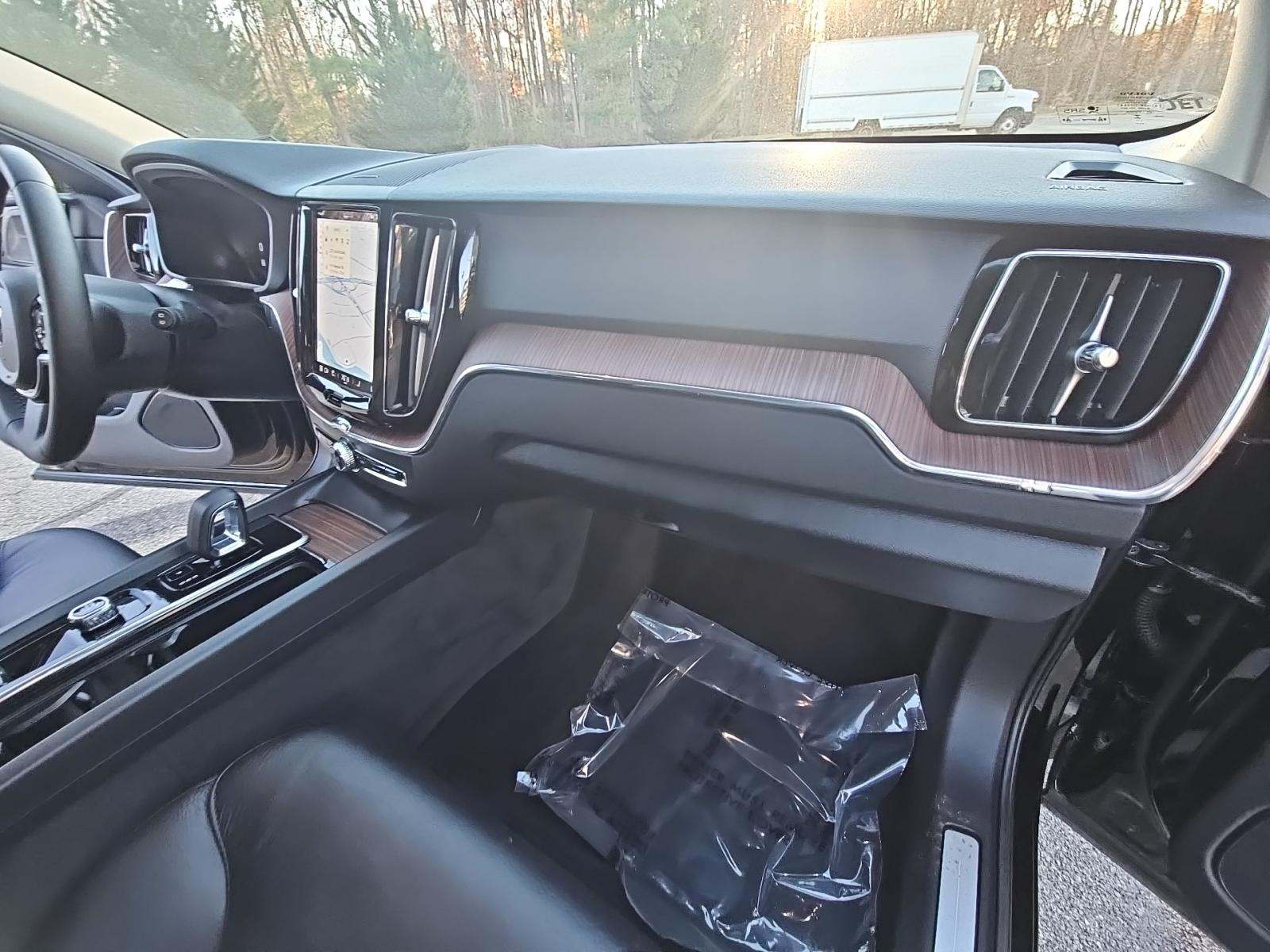 2024 Volvo XC60 Recharge T8 Plus AWD