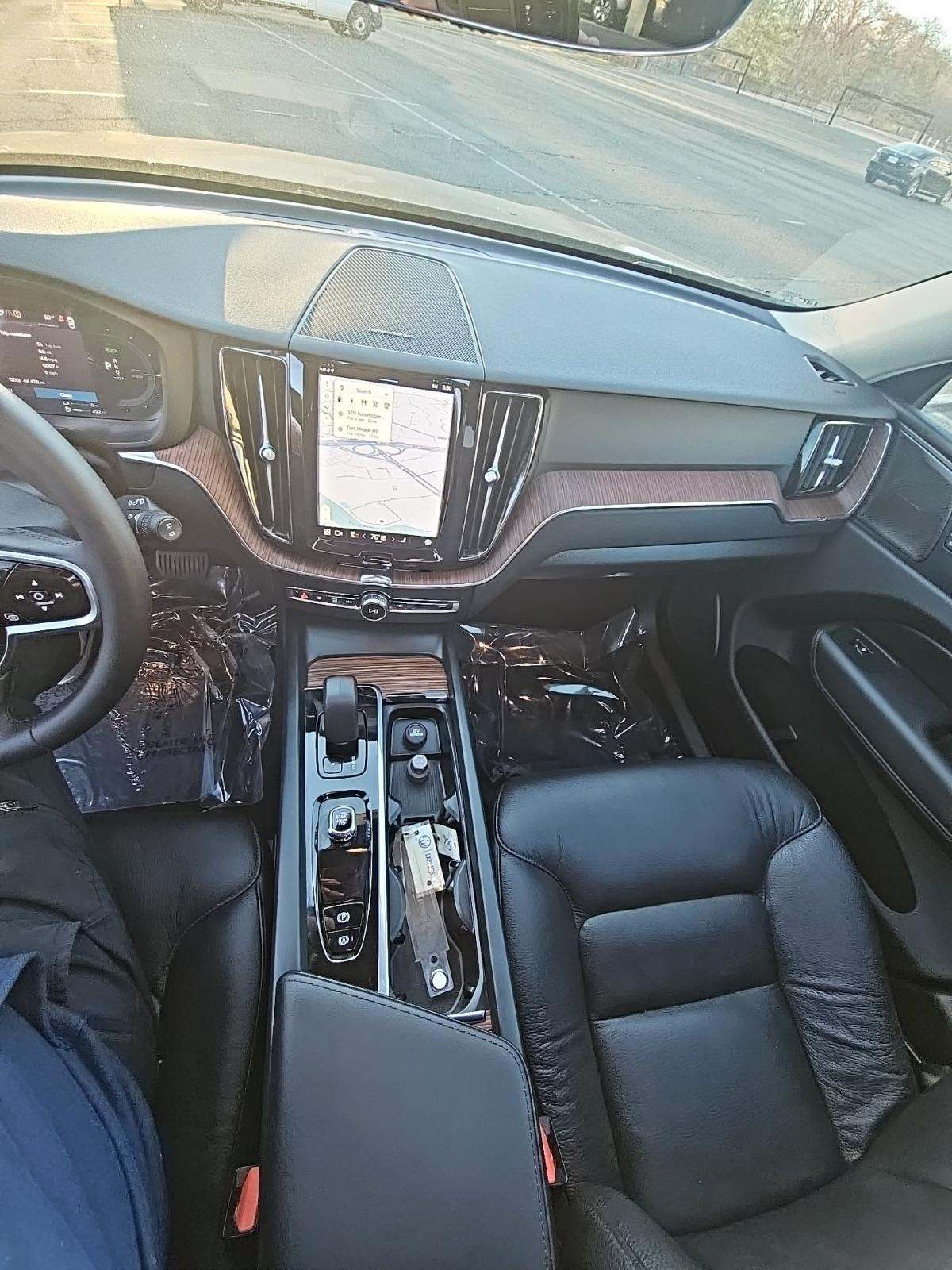 2024 Volvo XC60 Recharge T8 Plus AWD