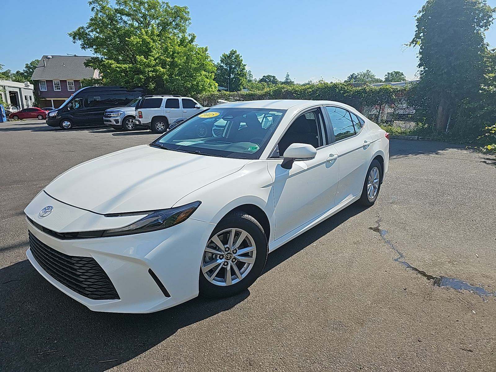 2025 Toyota Camry LE FWD