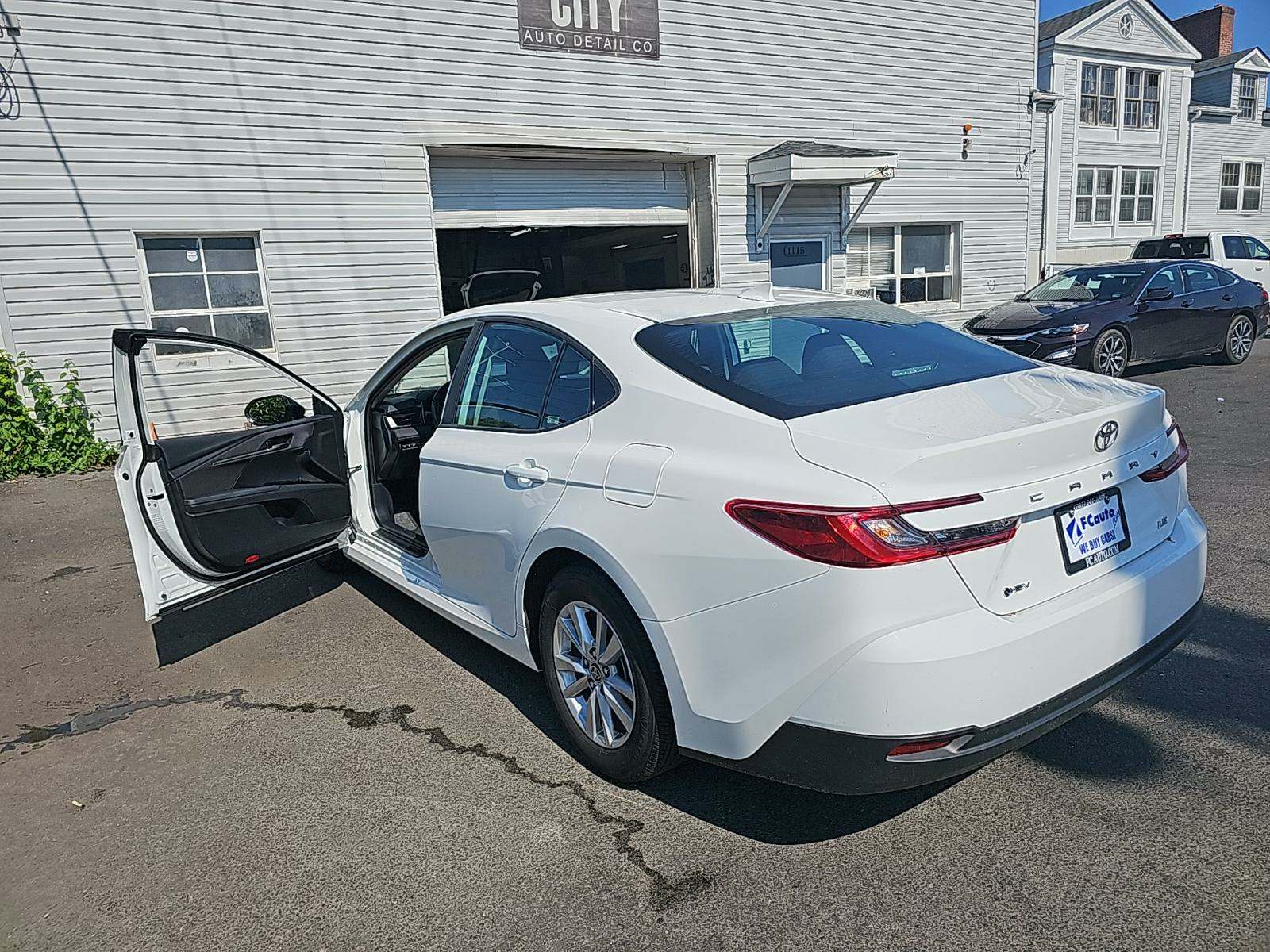 2025 Toyota Camry LE FWD