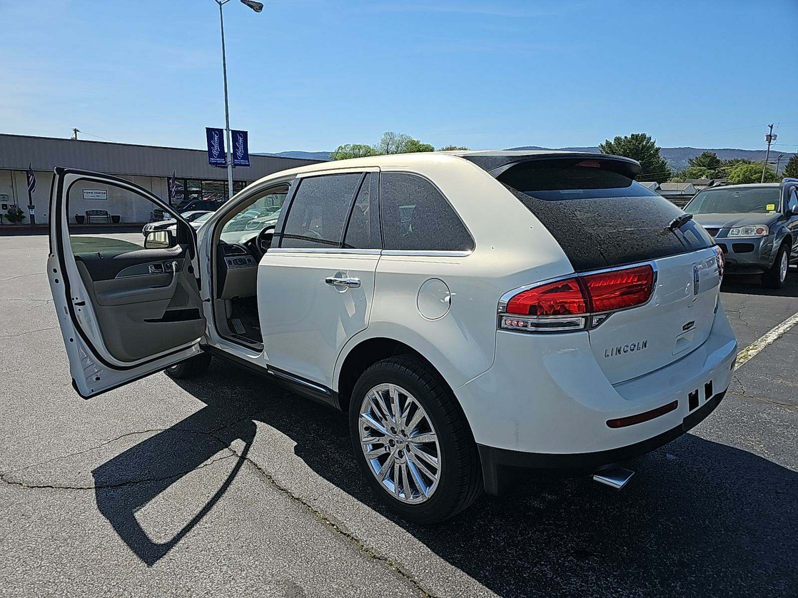 2013 Lincoln MKX Base FWD