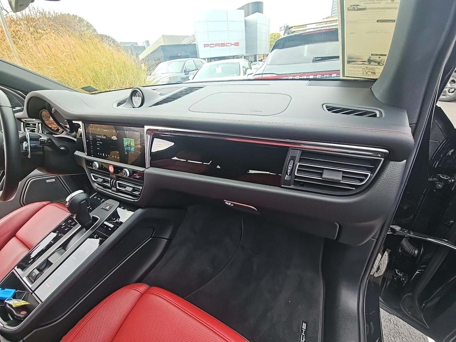 2025 Porsche Macan Base AWD