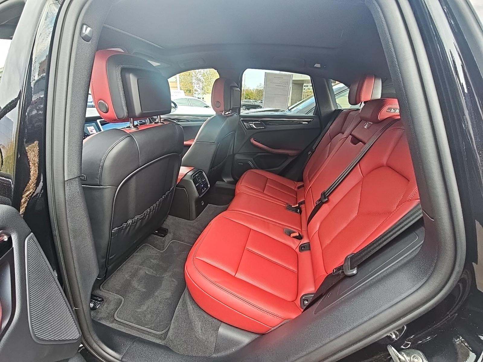 2025 Porsche Macan Base AWD