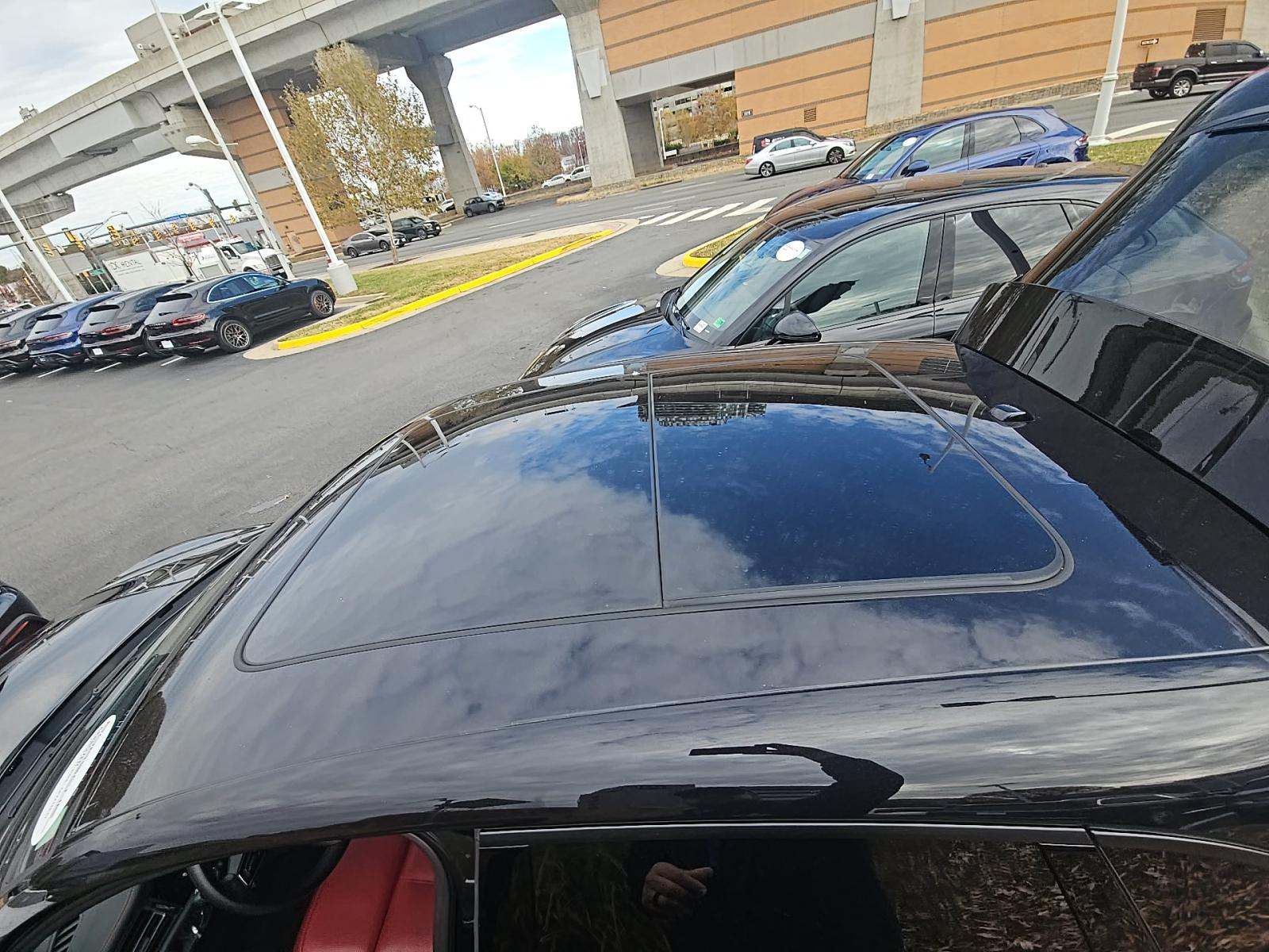 2025 Porsche Macan Base AWD